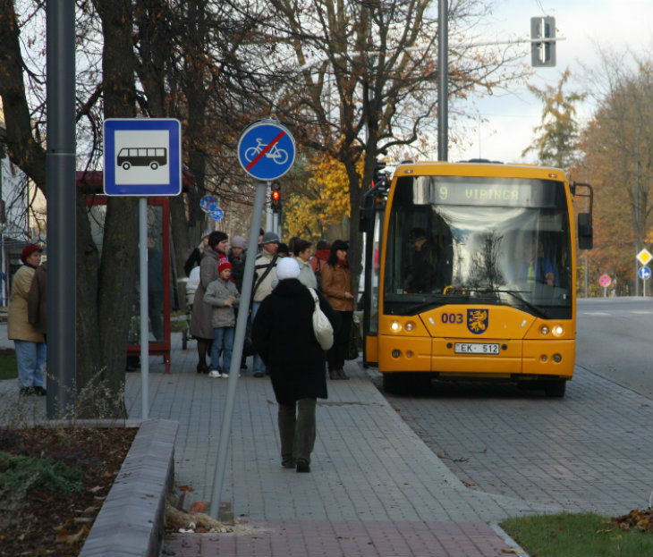 Click image for larger version  Name:	bus100.jpg Views:	1 Size:	126,7 kB ID:	1601139
