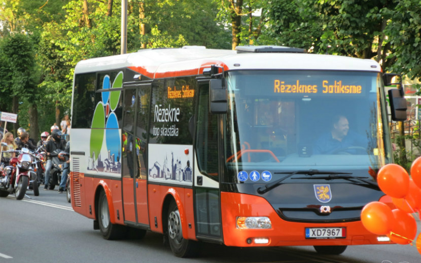 Click image for larger version  Name:	bus300.jpg Views:	1 Size:	144,1 kB ID:	1601142