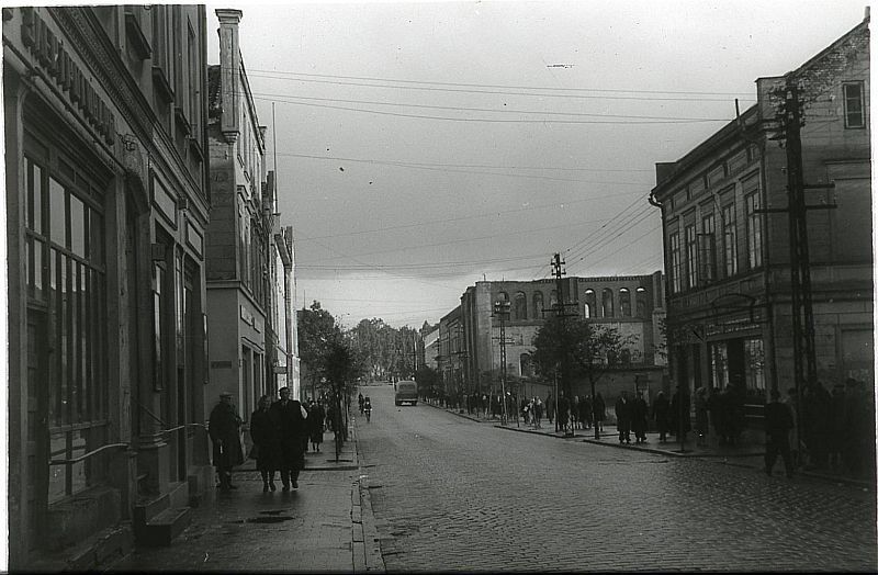 Click image for larger version

Name:	Klaipeda.Sv.Jokubo bazn.griuvesiai.Sovietm 2.jpg
Views:	1666
Size:	80,6 kB
ID:	1631194