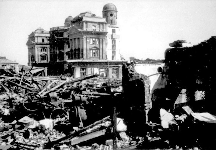 Click image for larger version

Name:	Kauno un-to griuvesiai 1944.jpg
Views:	565
Size:	76,2 kB
ID:	1679454