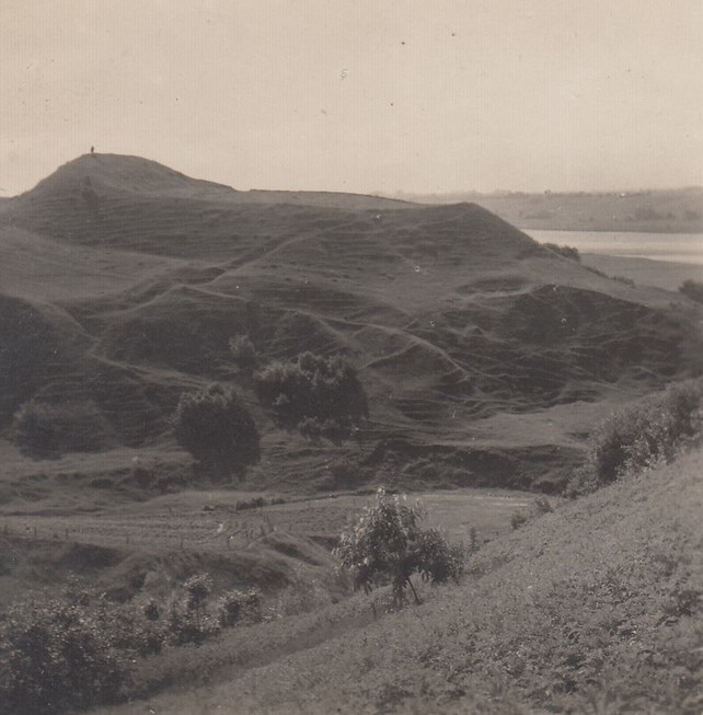 Click image for larger version

Name:	Piliakalnis.Seredzius.jpg
Views:	271
Size:	83,1 kB
ID:	1682226