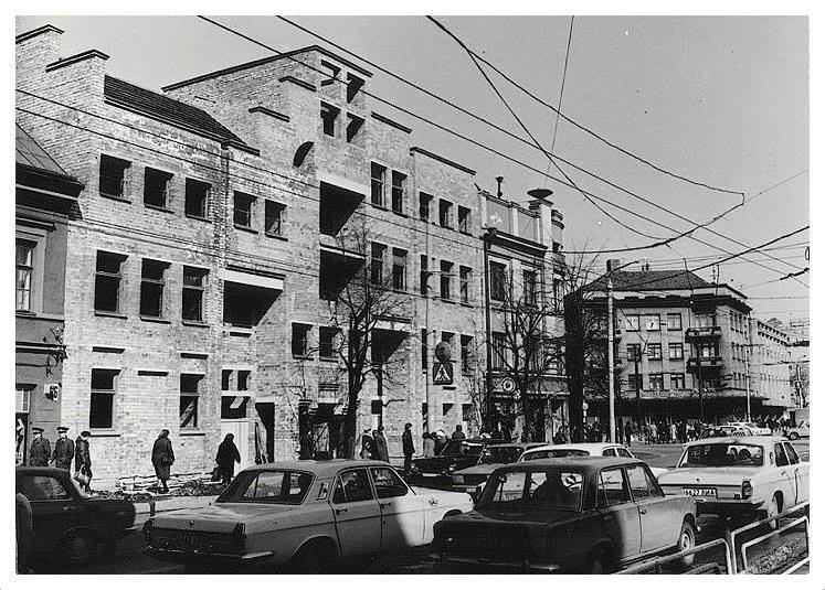 Click image for larger version

Name:	Kaunas.Gertrūdos g. 2. 1986 m..jpg
Views:	1257
Size:	117,3 kB
ID:	1689667