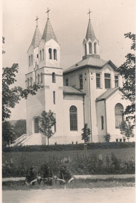 Click image for larger version

Name:	Dotnuva. Bažnyčia 1941.jpg
Views:	628
Size:	67,9 kB
ID:	1695336