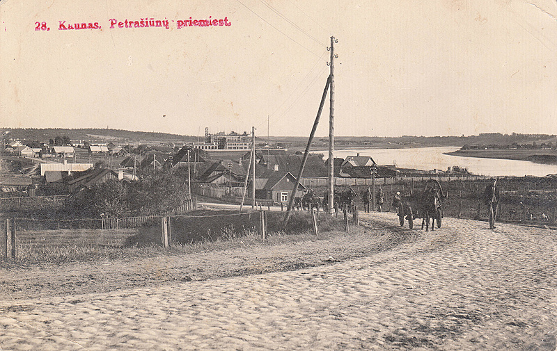 Click image for larger version

Name:	Kaunas.Petrašiūnų priemiestis.Tarpuk..jpg
Views:	616
Size:	505,2 kB
ID:	1701253