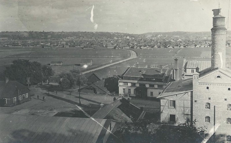 Click image for larger version

Name:	Kaunas.I.B.Volfo alaus darykla 1916 m..jpg
Views:	596
Size:	93,3 kB
ID:	1703046