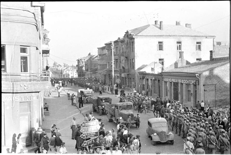 Click image for larger version

Name:	iauliai.1945.jpg
Views:	1845
Size:	105,0 kB
ID:	1779666