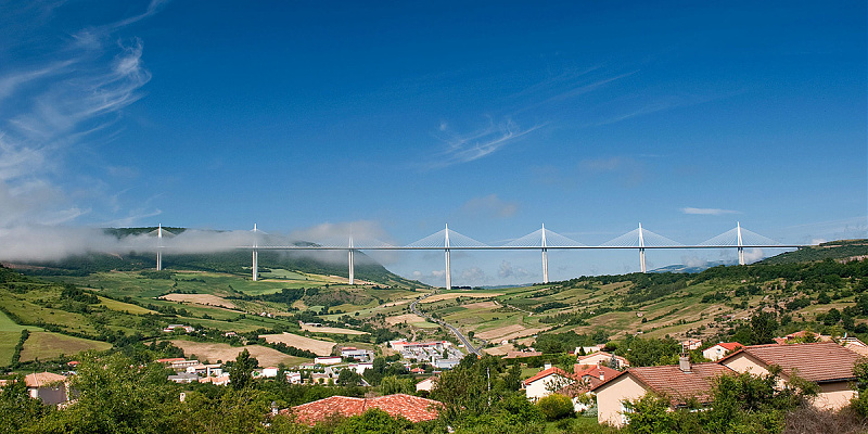 Click image for larger version

Name:	Creissels_et_Viaduct_de_Millau.jpg
Views:	363
Size:	365,2 kB
ID:	1842496