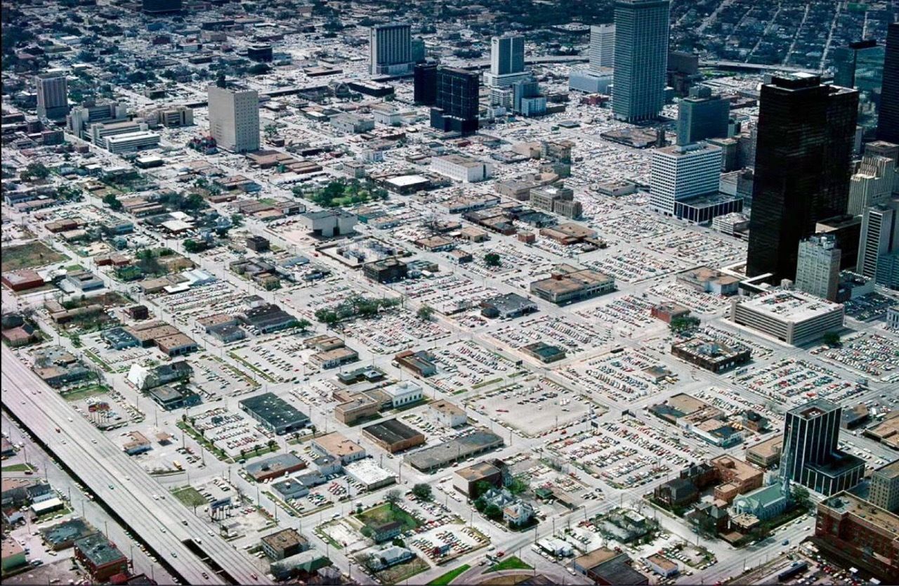 Click image for larger version

Name:	downtown houston 1980s.jpeg
Views:	2236
Size:	329,9 kB
ID:	1893212