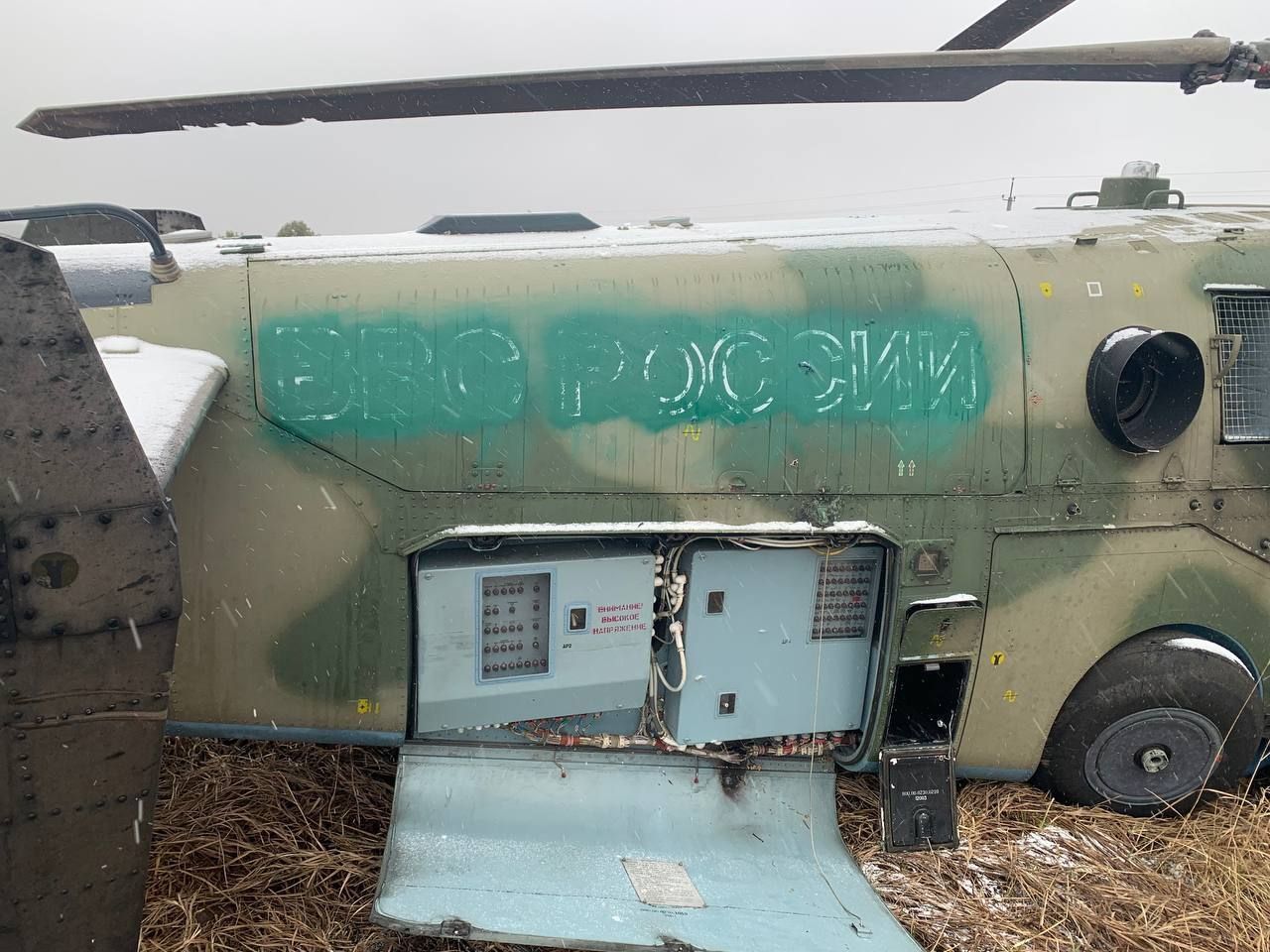 Click image for larger version

Name:	FM3lyxEXMAEiPFY?format=jpg&amp;name=large.jpg
Views:	422
Size:	187,9 kB
ID:	1953551