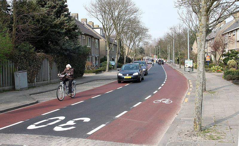 Click image for larger version  Name:	Fietsstrook_Herenweg_Oudorp.jpg Views:	0 Size:	320,0 kB ID:	1965771