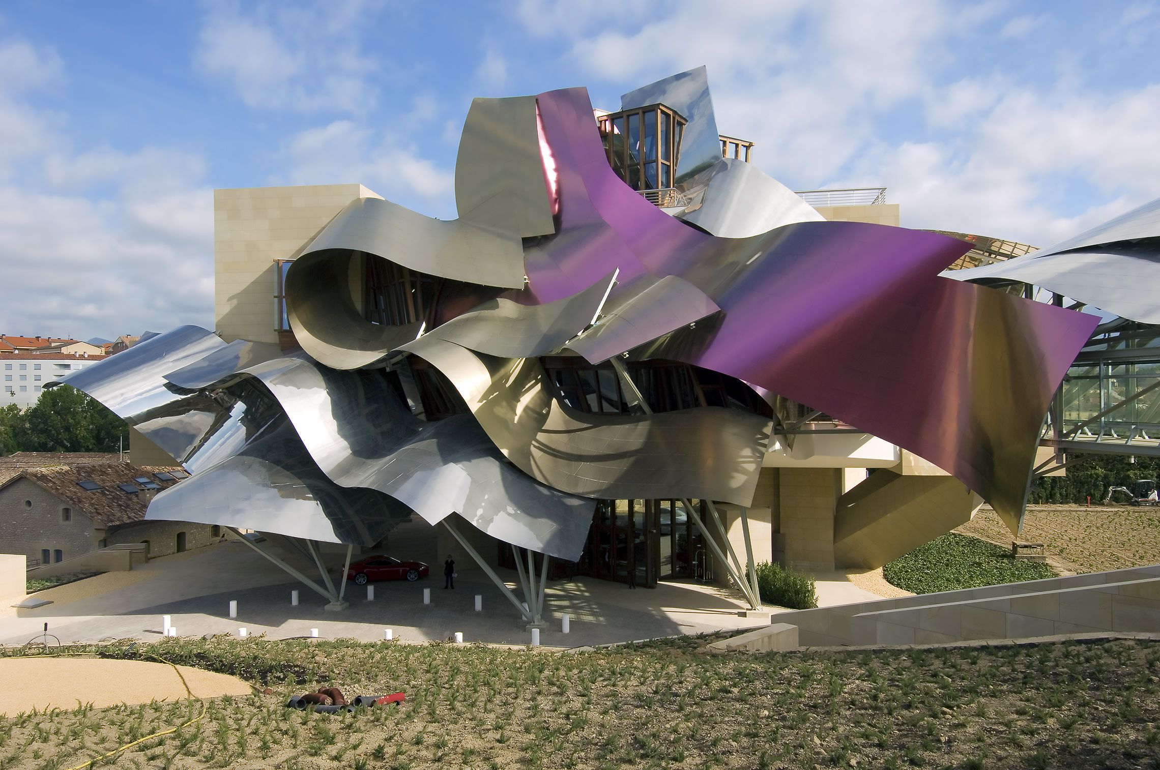 Click image for larger version

Name:	wordpress-Frank-Gehry-Hotel-Marques-de-Riscal-photo-Thomas-Meyer.jpg
Views:	892
Size:	526,6 kB
ID:	1977134