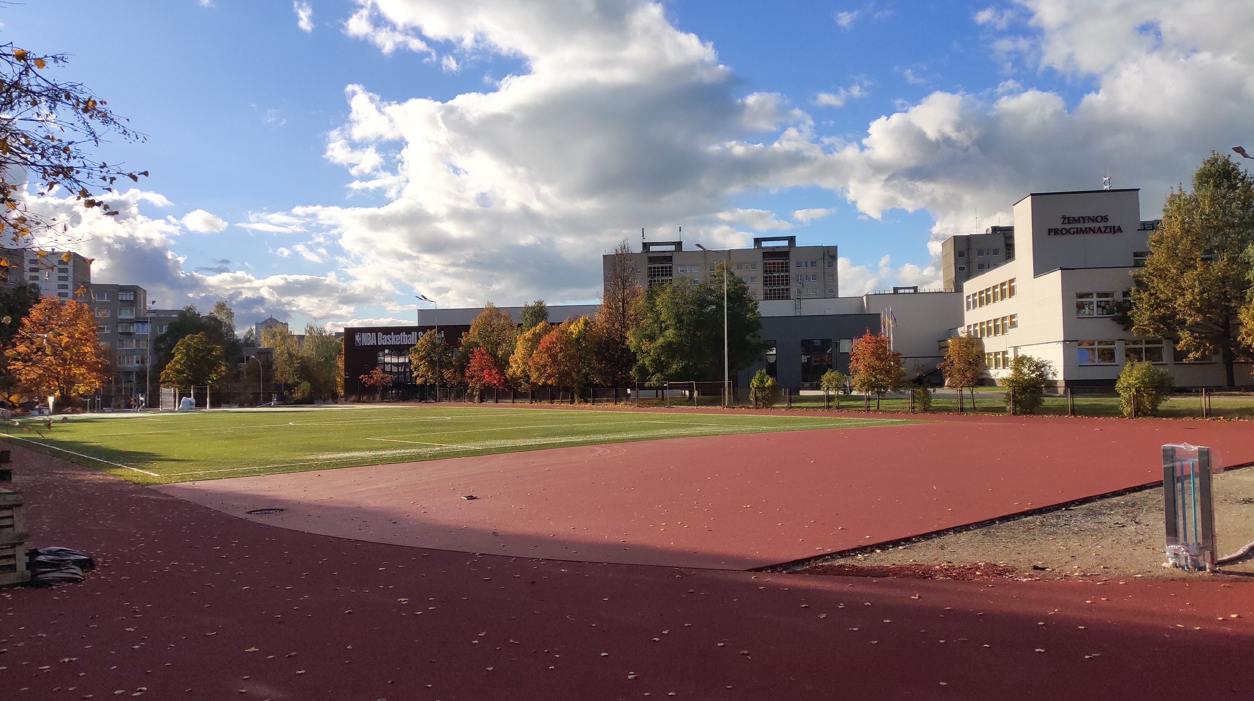 Click image for larger version

Name:	P21006-163522.jpg
Views:	1903
Size:	1,21 MB
ID:	1998085