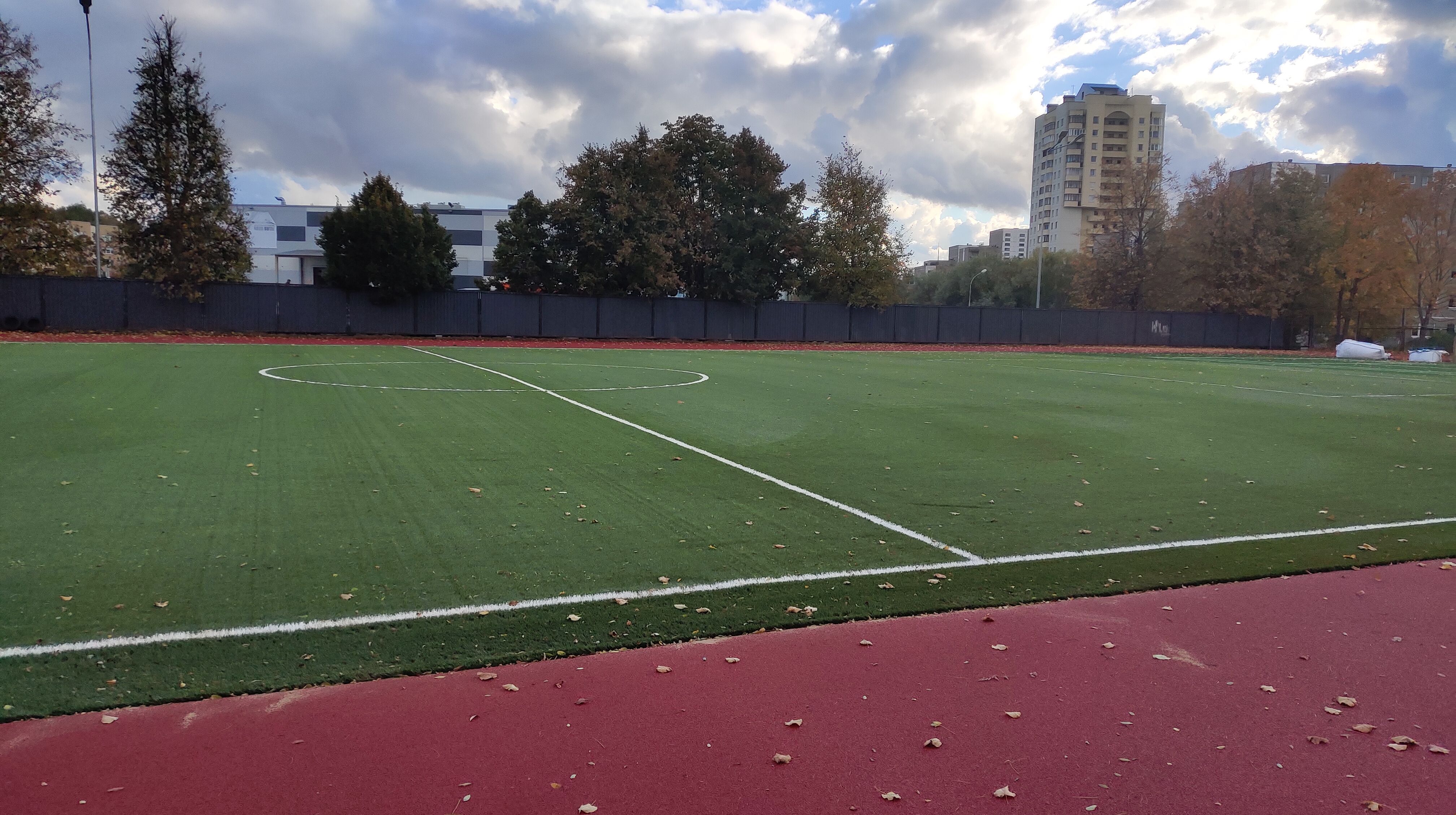 Click image for larger version

Name:	P21006-163714.jpg
Views:	1917
Size:	1,36 MB
ID:	1998086