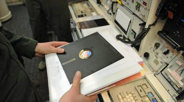 Click image for larger version

Name:	8-inch-floppy-disk-us-missile-forces.jpg
Views:	829
Size:	31,3 kB
ID:	2002000