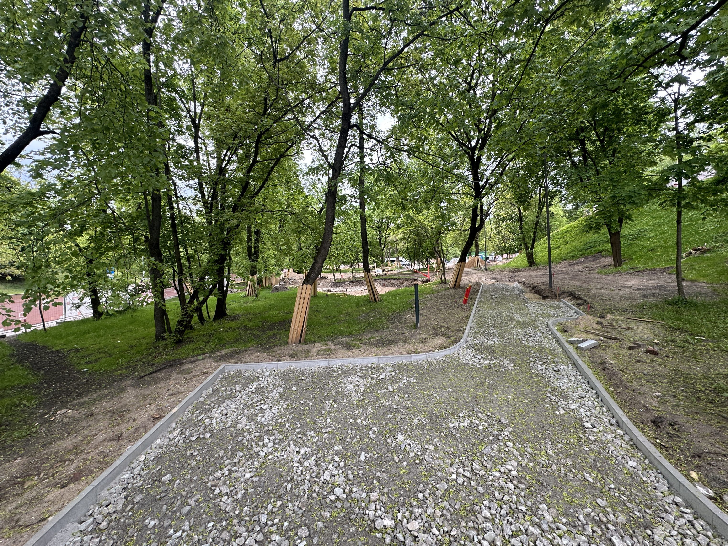 Click image for larger version

Name:	citify-statybos-sviesos-skveras-43265.jpg
Views:	425
Size:	2,13 MB
ID:	2201937