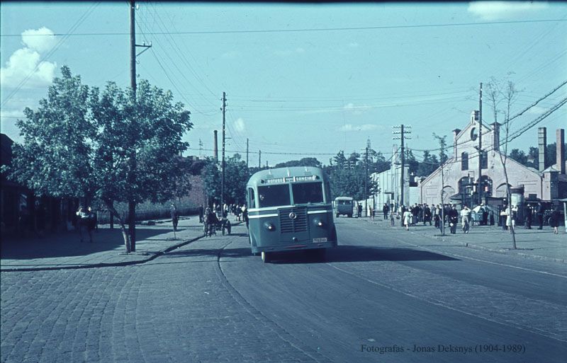 Click image for larger version

Name:	Kaunas. Šančių turgaus halė. 1950. J. Deksnys Miestai.net.jpg
Views:	99
Size:	80,0 kB
ID:	2206403