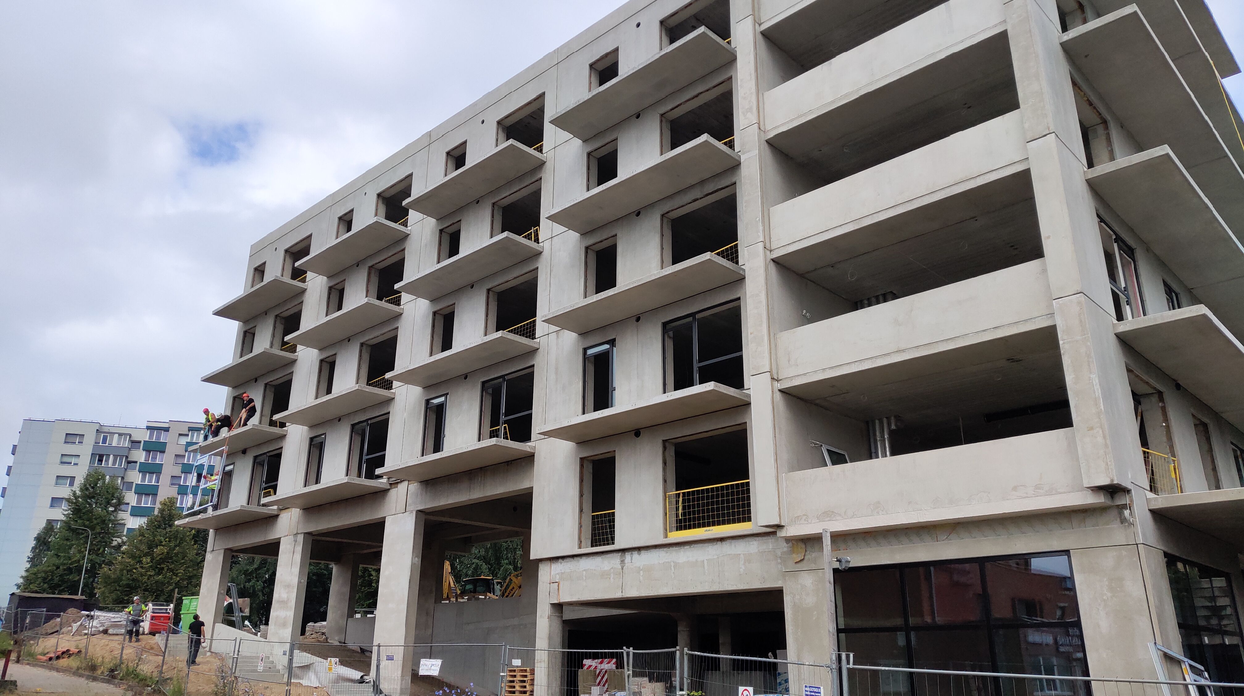 Click image for larger version

Name:	P50721-102430.jpg
Views:	881
Size:	1019,9 kB
ID:	2211337