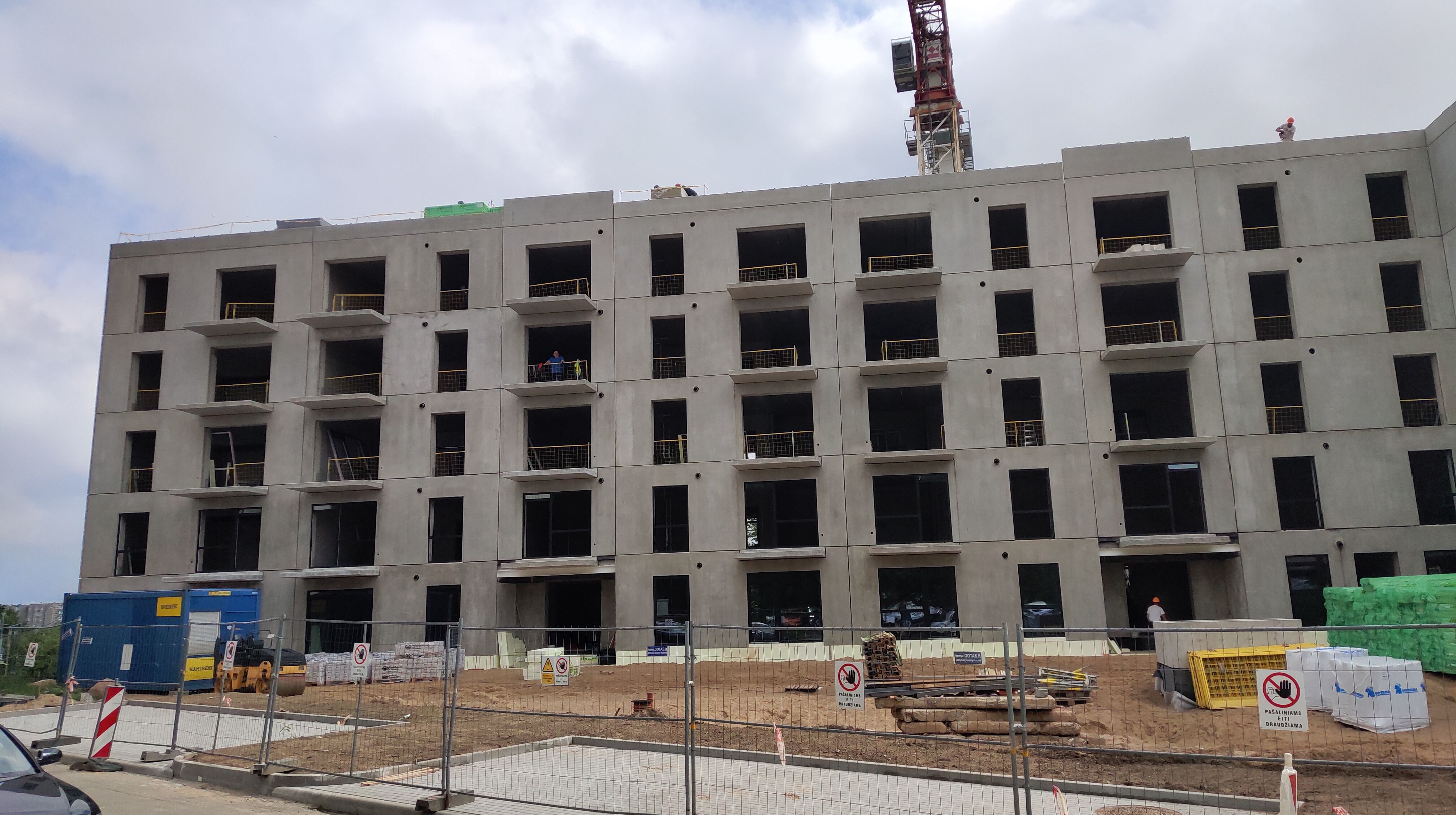 Click image for larger version

Name:	P50721-102324.jpg
Views:	830
Size:	1,03 MB
ID:	2211339