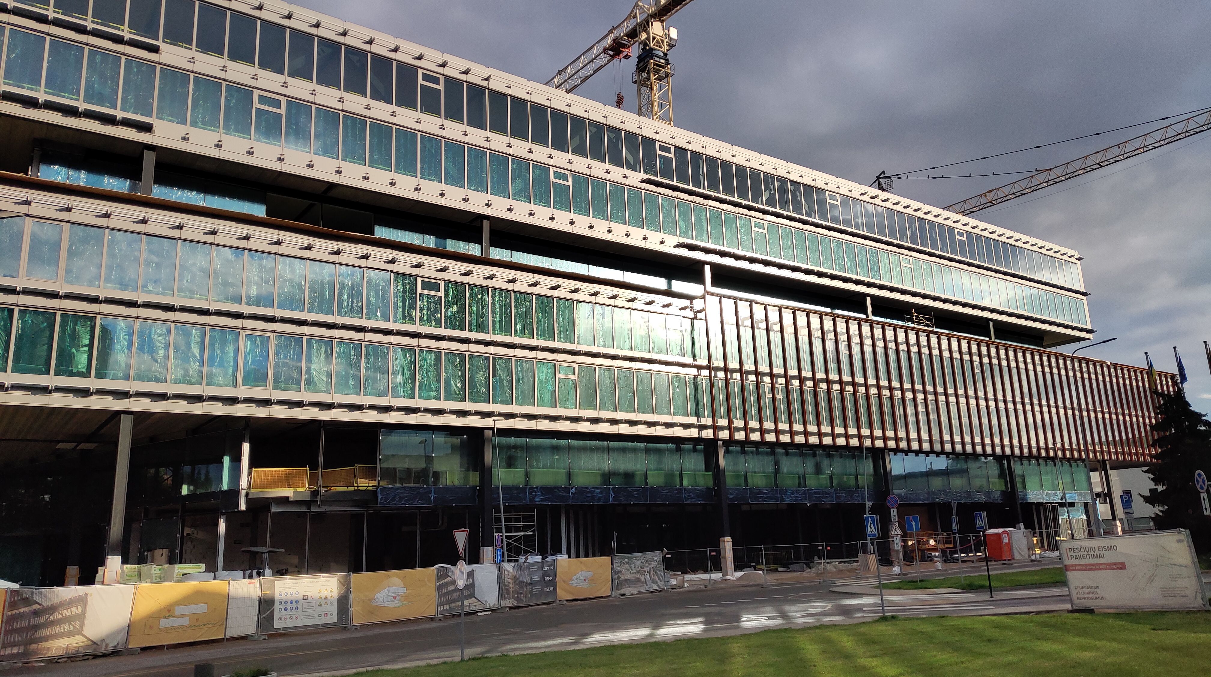 Click image for larger version

Name:	P50816-185736.jpg
Views:	3277
Size:	1,55 MB
ID:	2215739