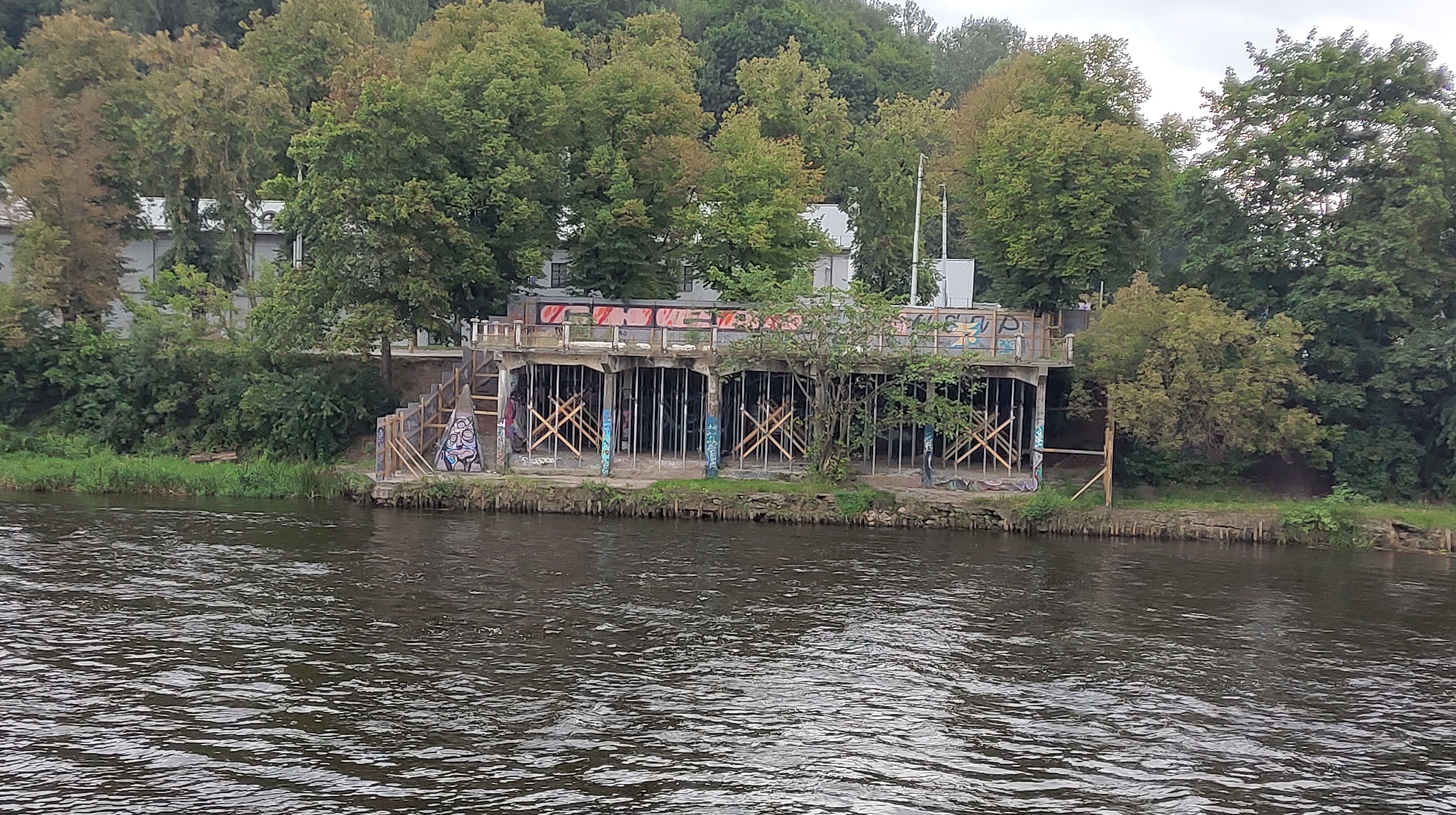 Click image for larger version

Name:	P50816-182306.jpg
Views:	1896
Size:	1,75 MB
ID:	2216083