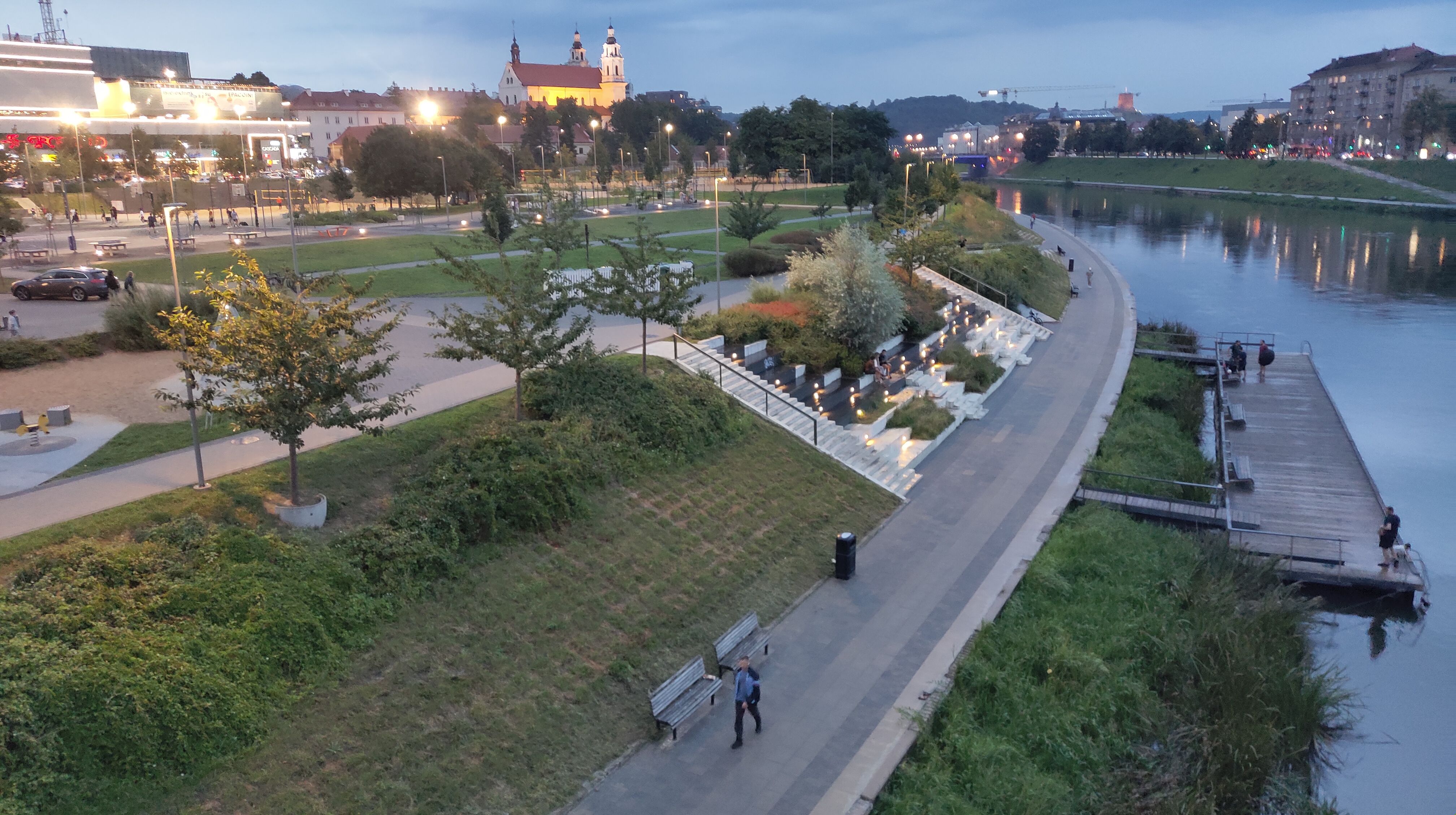 Click image for larger version

Name:	P50903-200257.jpg
Views:	1436
Size:	1,23 MB
ID:	2220774