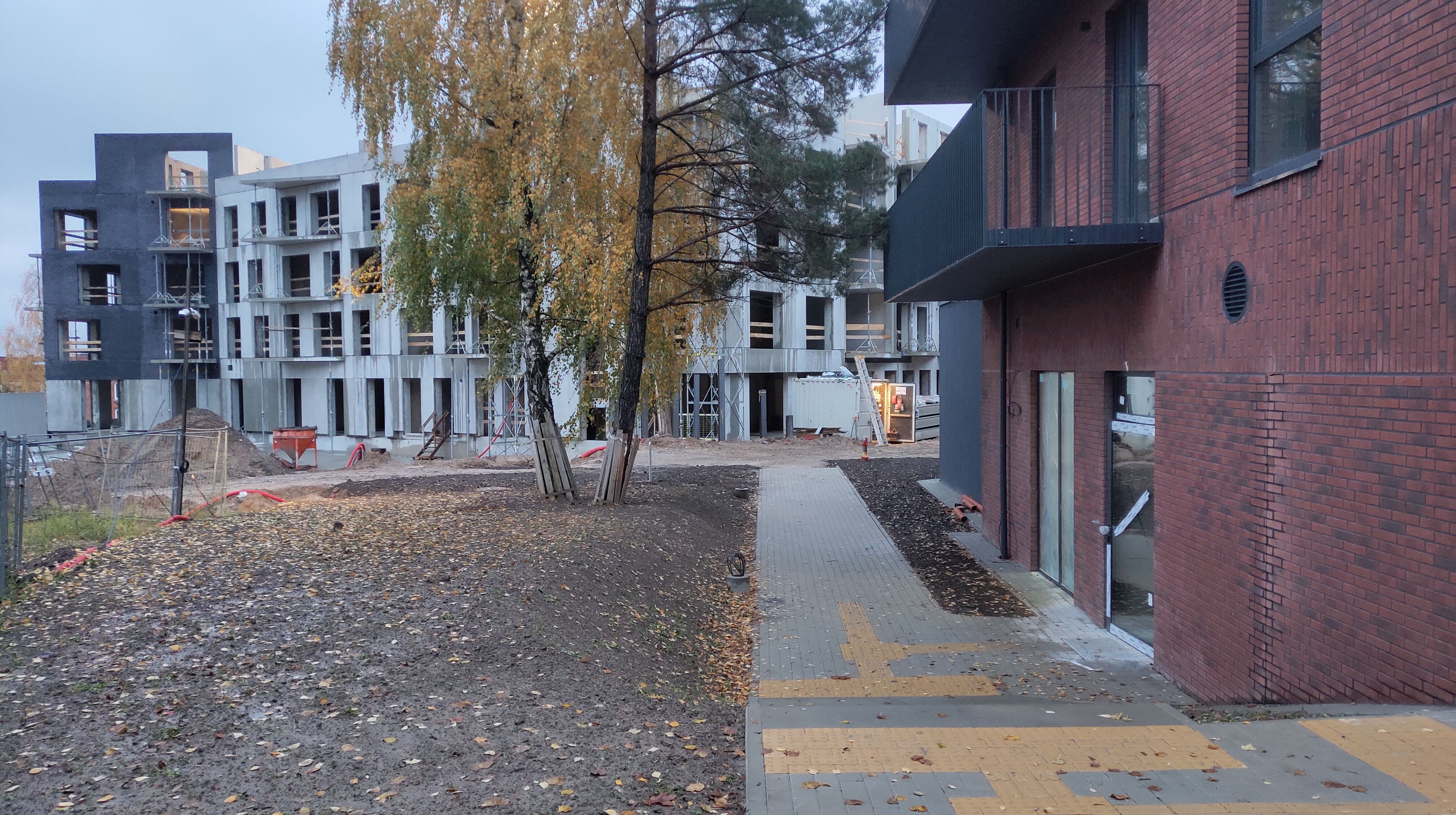 Click image for larger version

Name:	P51027-164708.jpg
Views:	339
Size:	1,62 MB
ID:	2227416