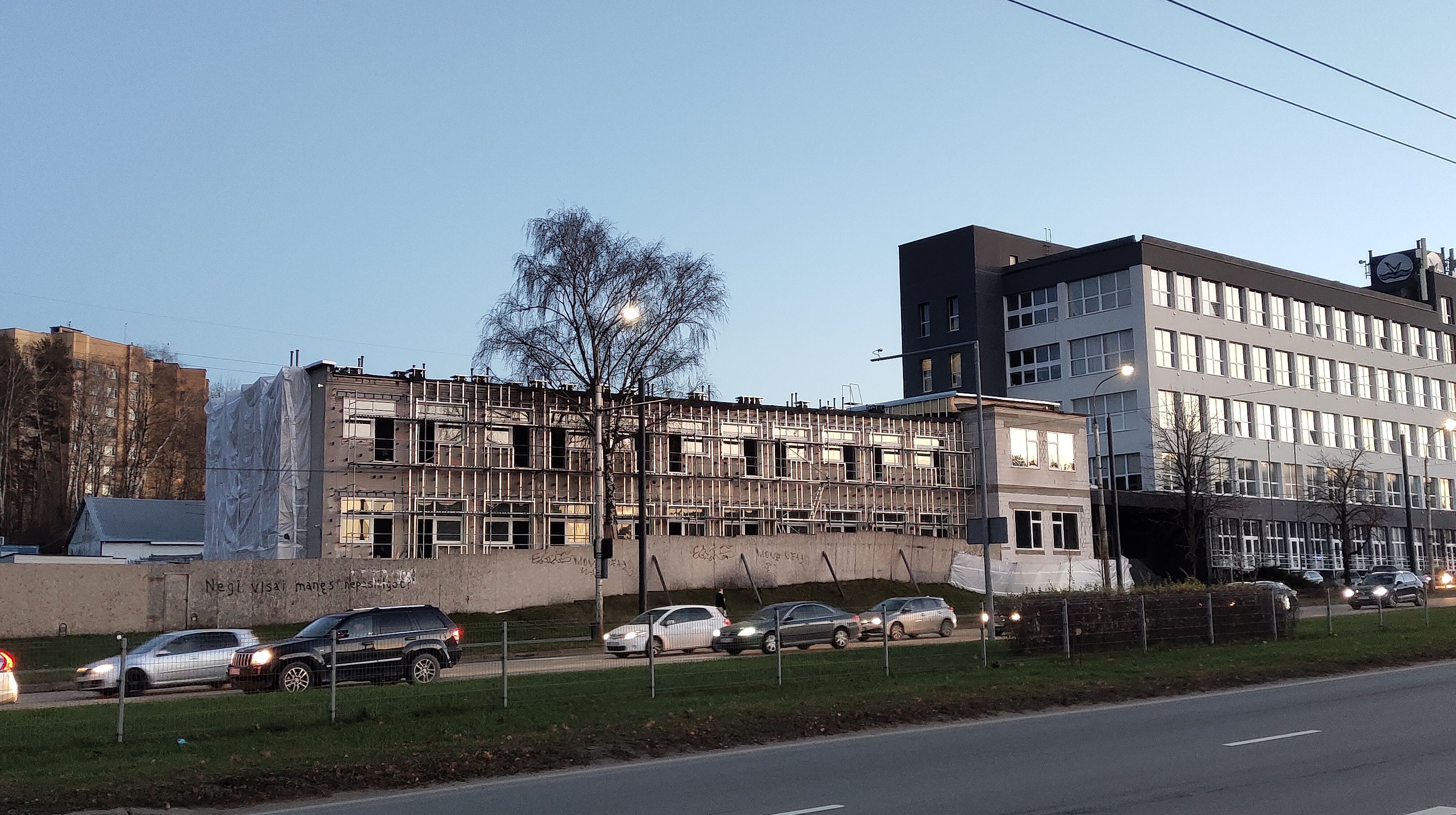 Click image for larger version

Name:	P51115-163904.jpg
Views:	118
Size:	1,43 MB
ID:	2230164