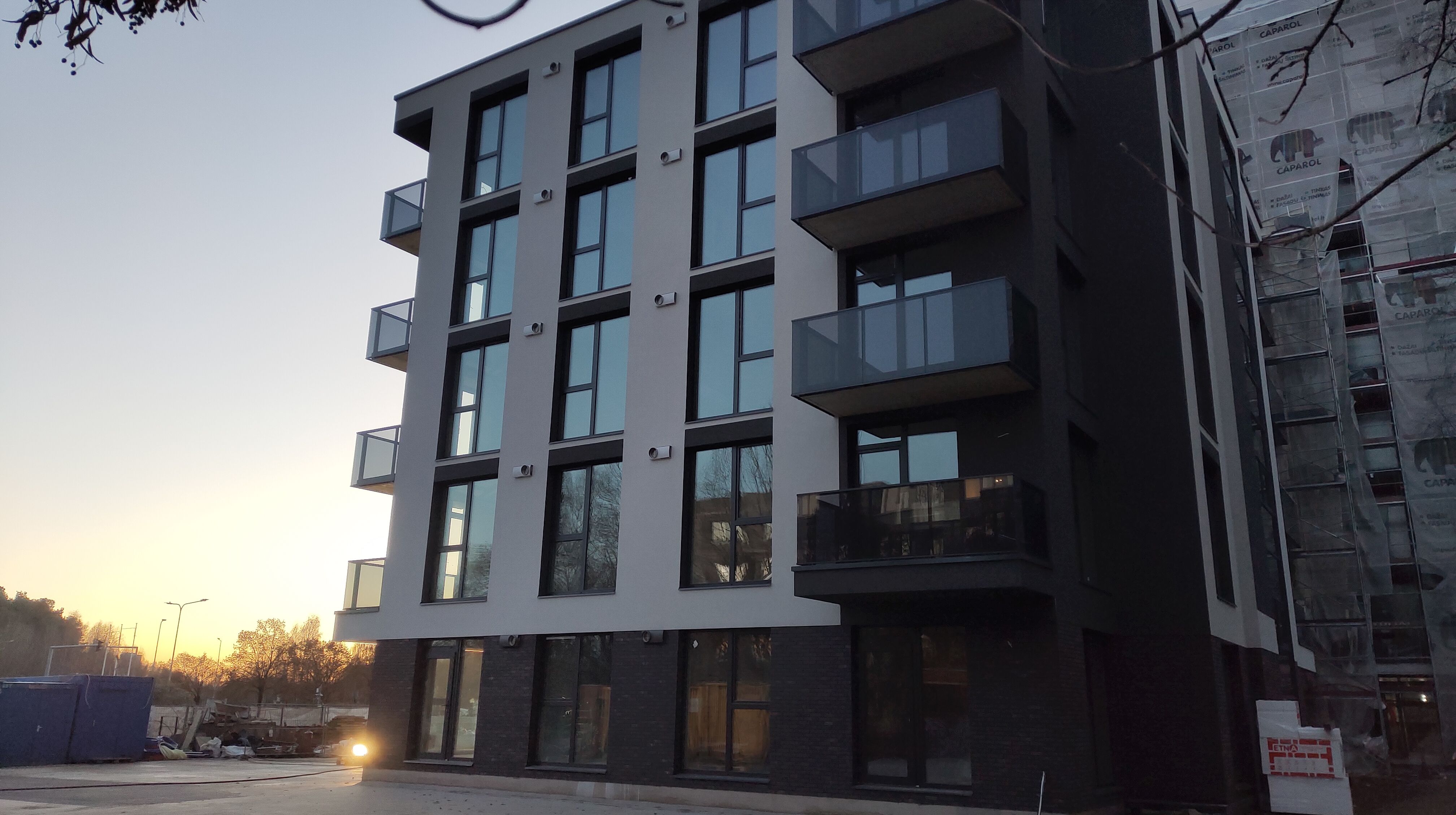 Click image for larger version

Name:	P51115-163123.jpg
Views:	103
Size:	881,9 kB
ID:	2230335