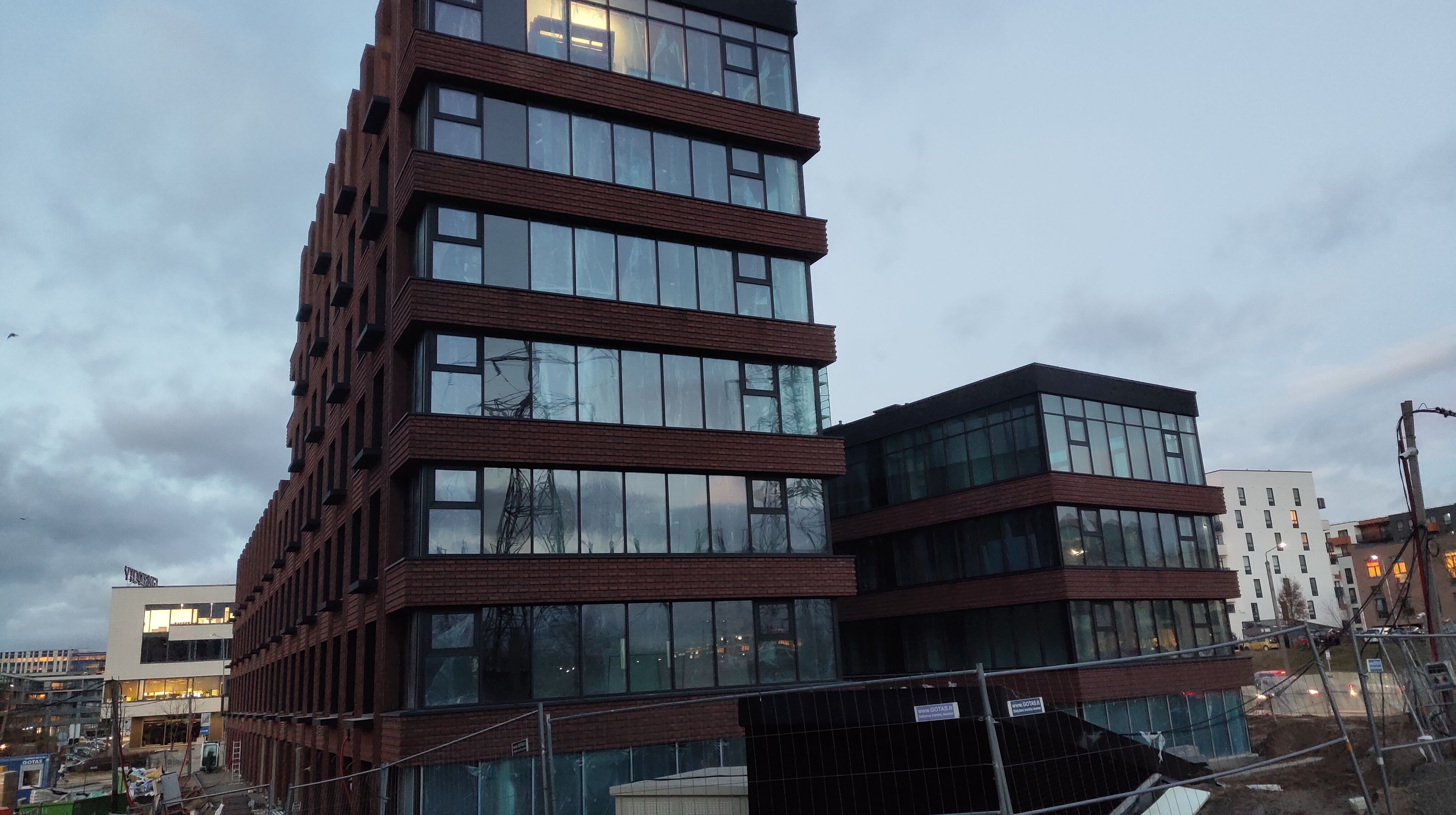 Click image for larger version

Name:	P51118-163712.jpg
Views:	422
Size:	868,6 kB
ID:	2230533