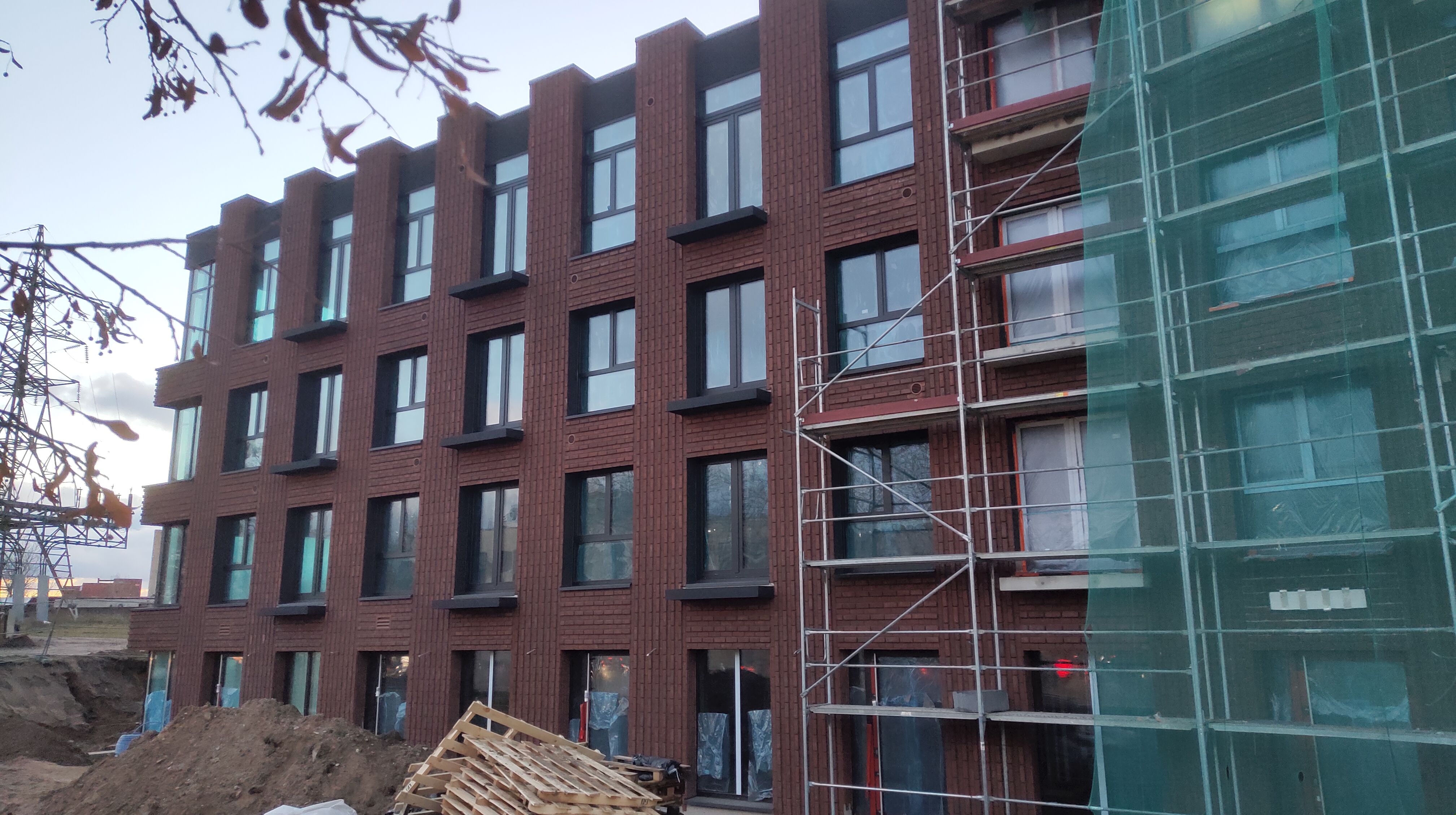 Click image for larger version

Name:	P51118-163518.jpg
Views:	401
Size:	1,14 MB
ID:	2230537