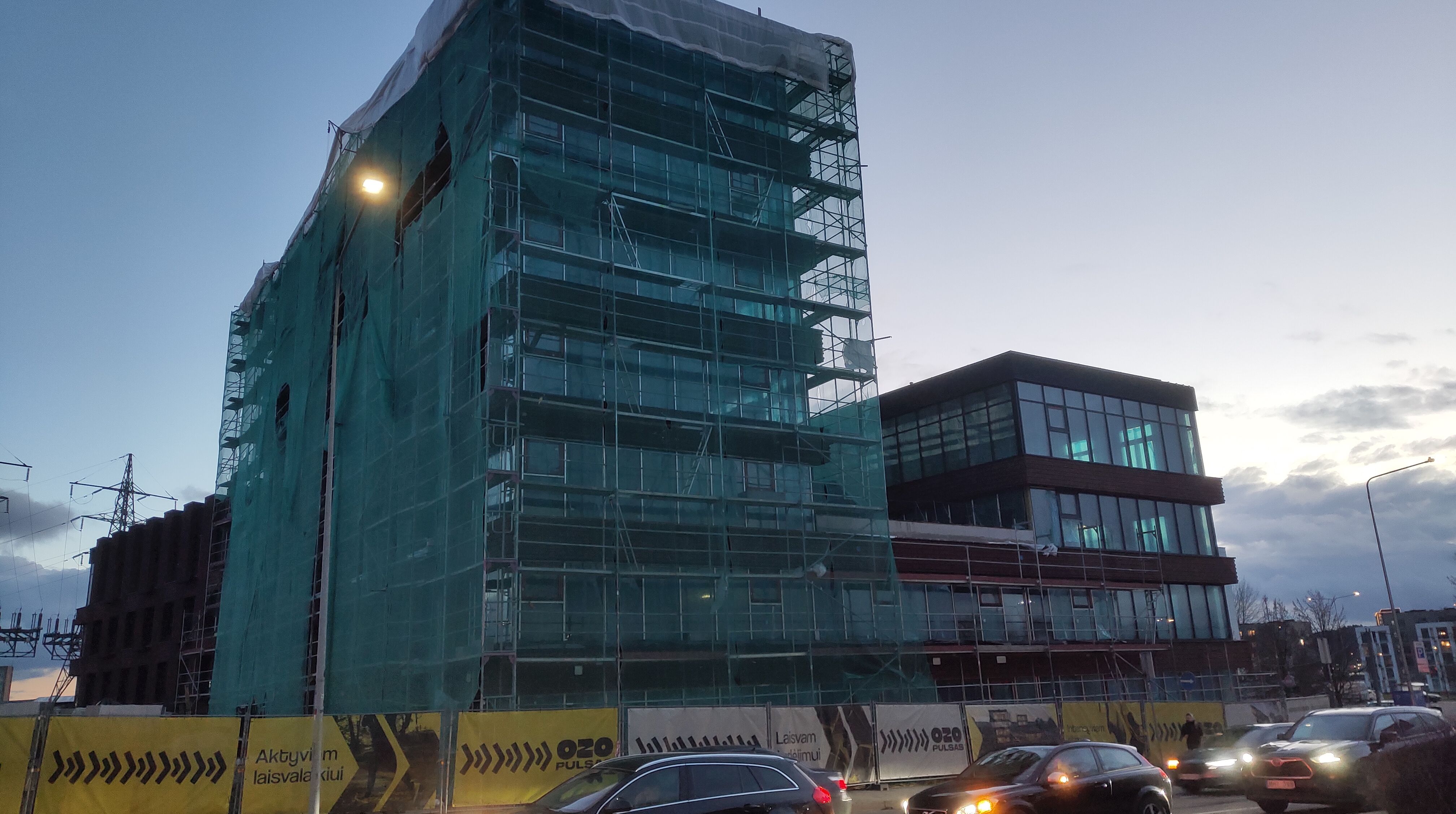 Click image for larger version

Name:	P51118-163441.jpg
Views:	401
Size:	1,01 MB
ID:	2230541