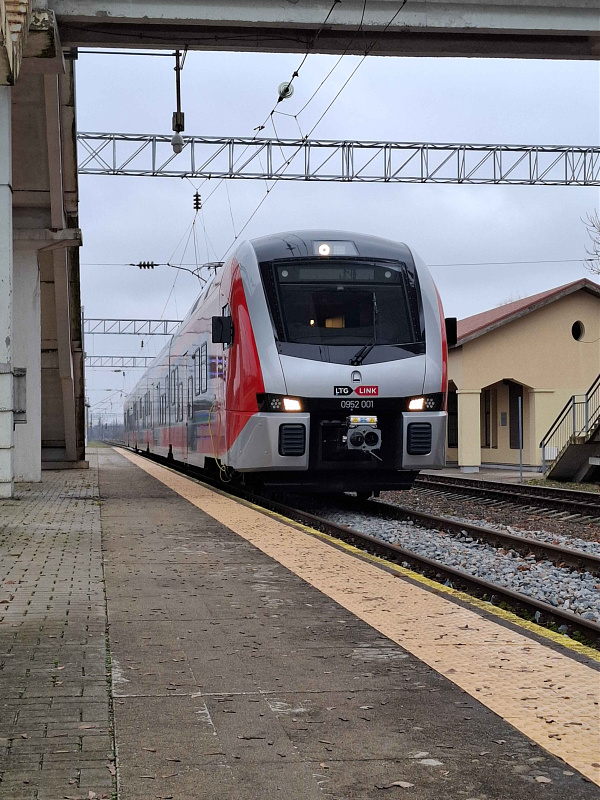 Click image for larger version  Name:	Stadler EMU2.jpg Views:	0 Size:	980,8 kB ID:	2231166
