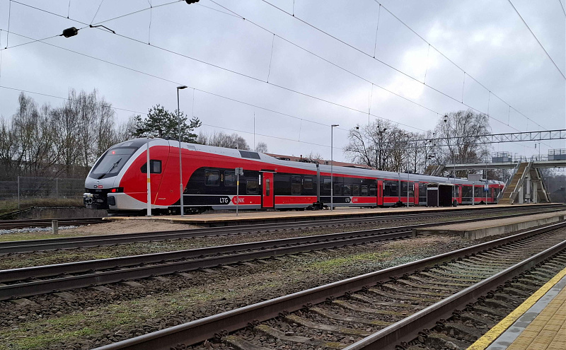 Click image for larger version  Name:	Stadler EMU1.jpg Views:	0 Size:	931,9 kB ID:	2231167