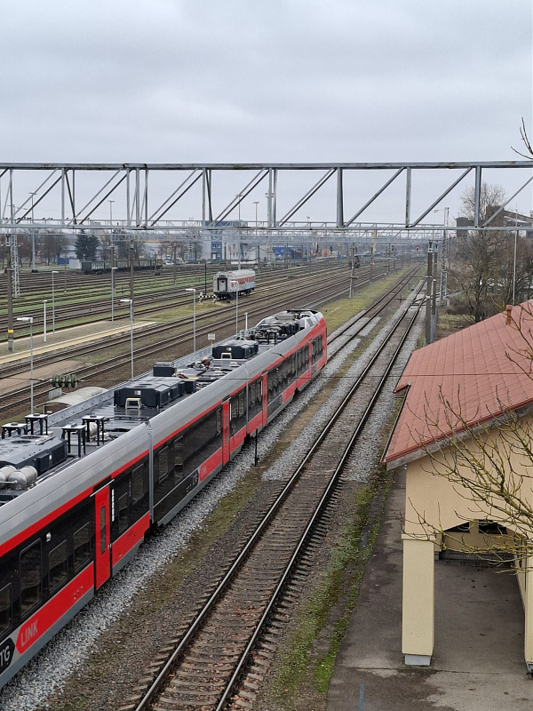 Click image for larger version  Name:	Stadler EMU5.jpg Views:	0 Size:	452,0 kB ID:	2231168