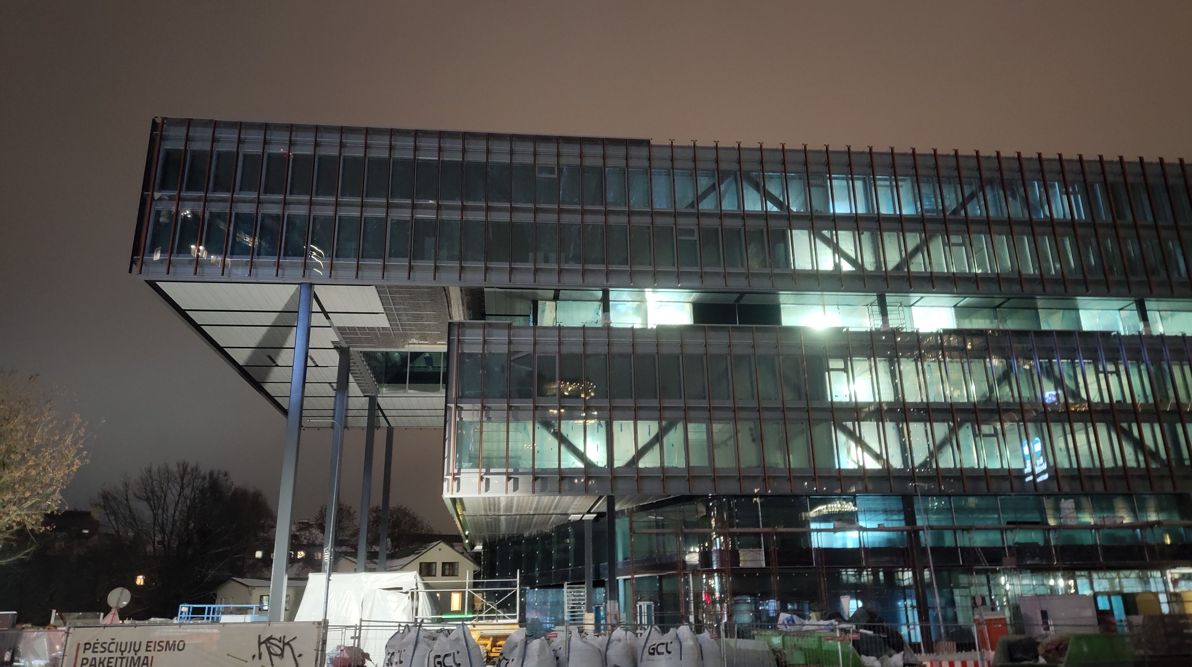 Click image for larger version

Name:	P51125-185623.jpg
Views:	246
Size:	909,5 kB
ID:	2231786