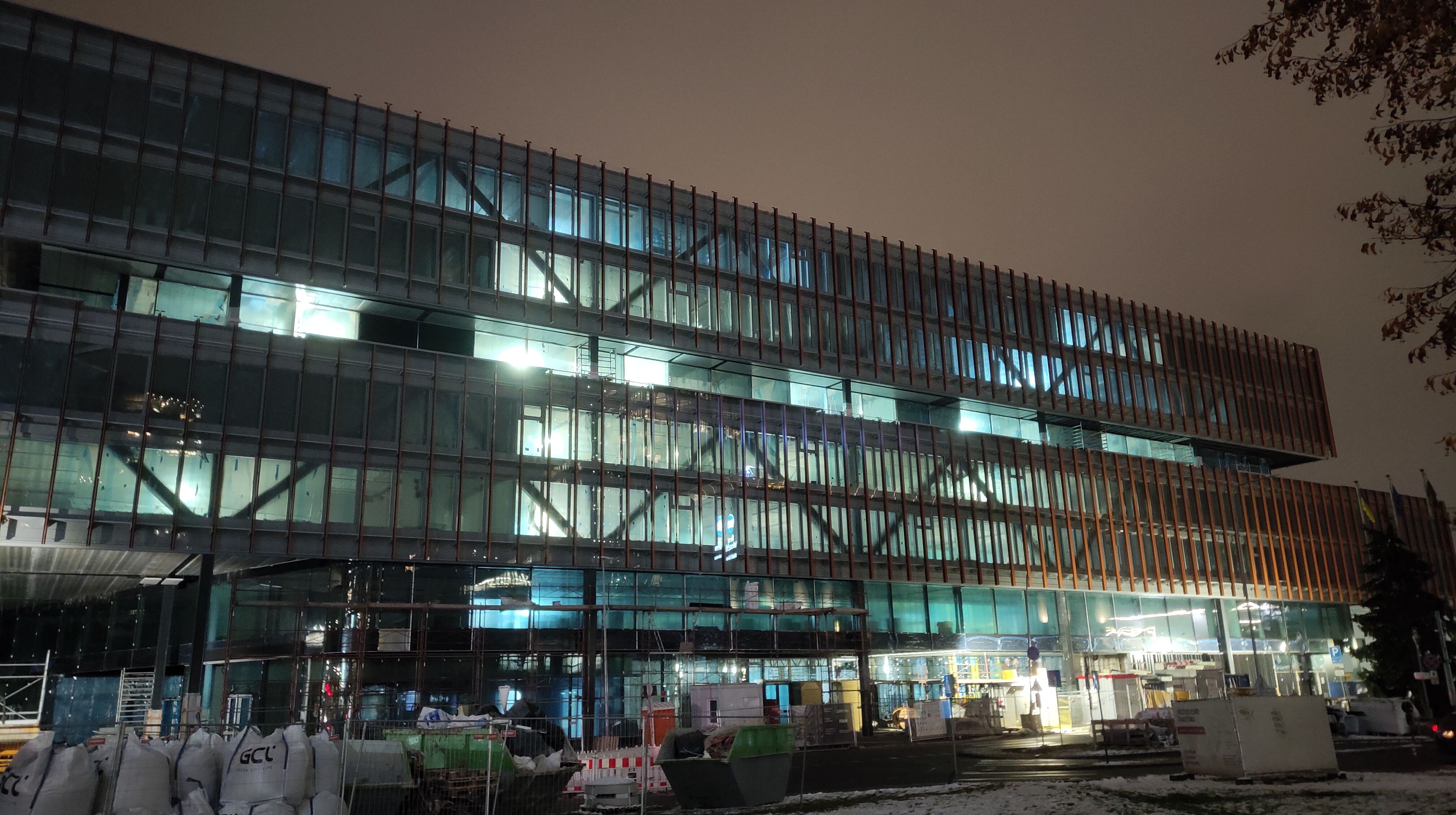 Click image for larger version

Name:	P51125-185631.jpg
Views:	246
Size:	1,11 MB
ID:	2231787