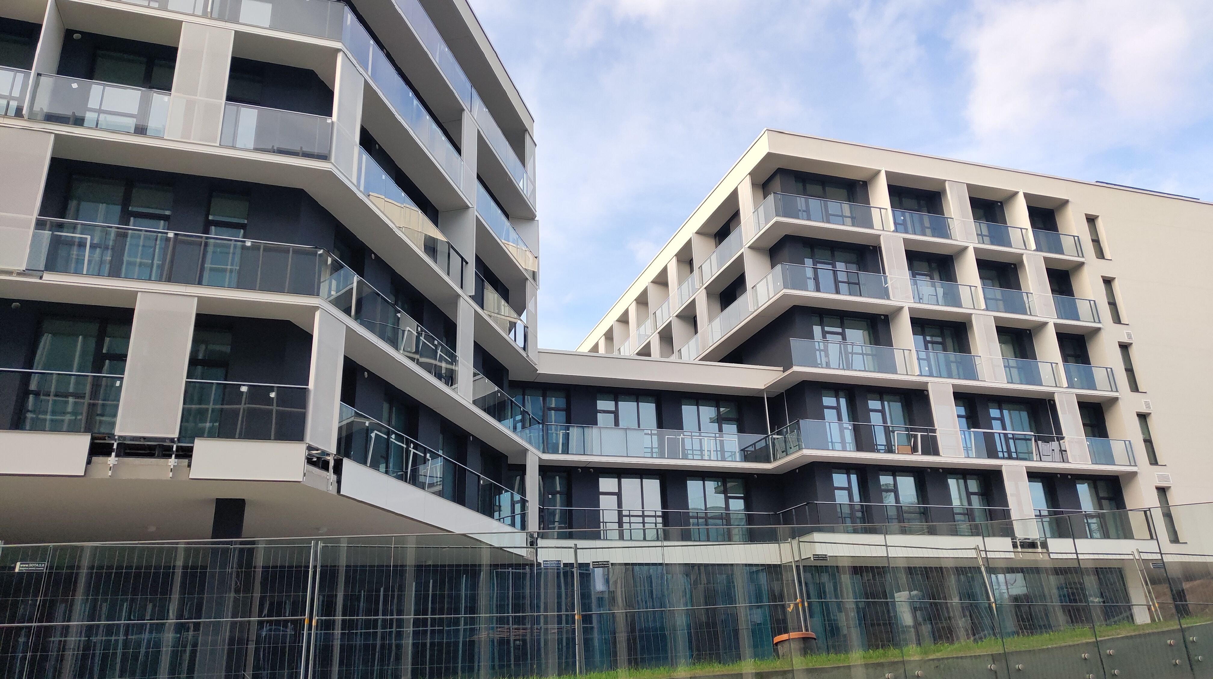 Click image for larger version

Name:	P51116-134727.jpg
Views:	13
Size:	1,12 MB
ID:	2231894