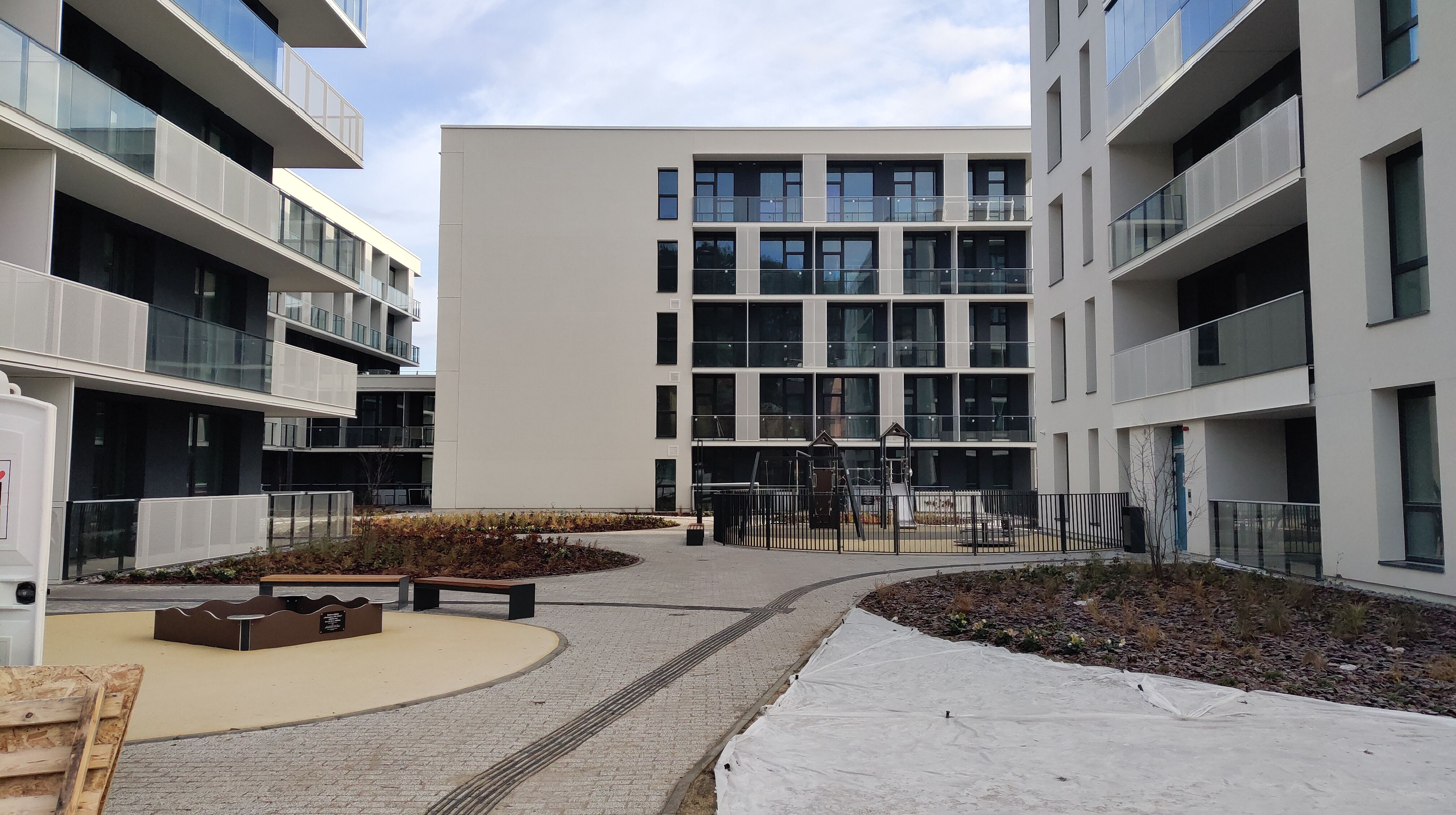 Click image for larger version

Name:	P51116-135010.jpg
Views:	13
Size:	1,24 MB
ID:	2231902