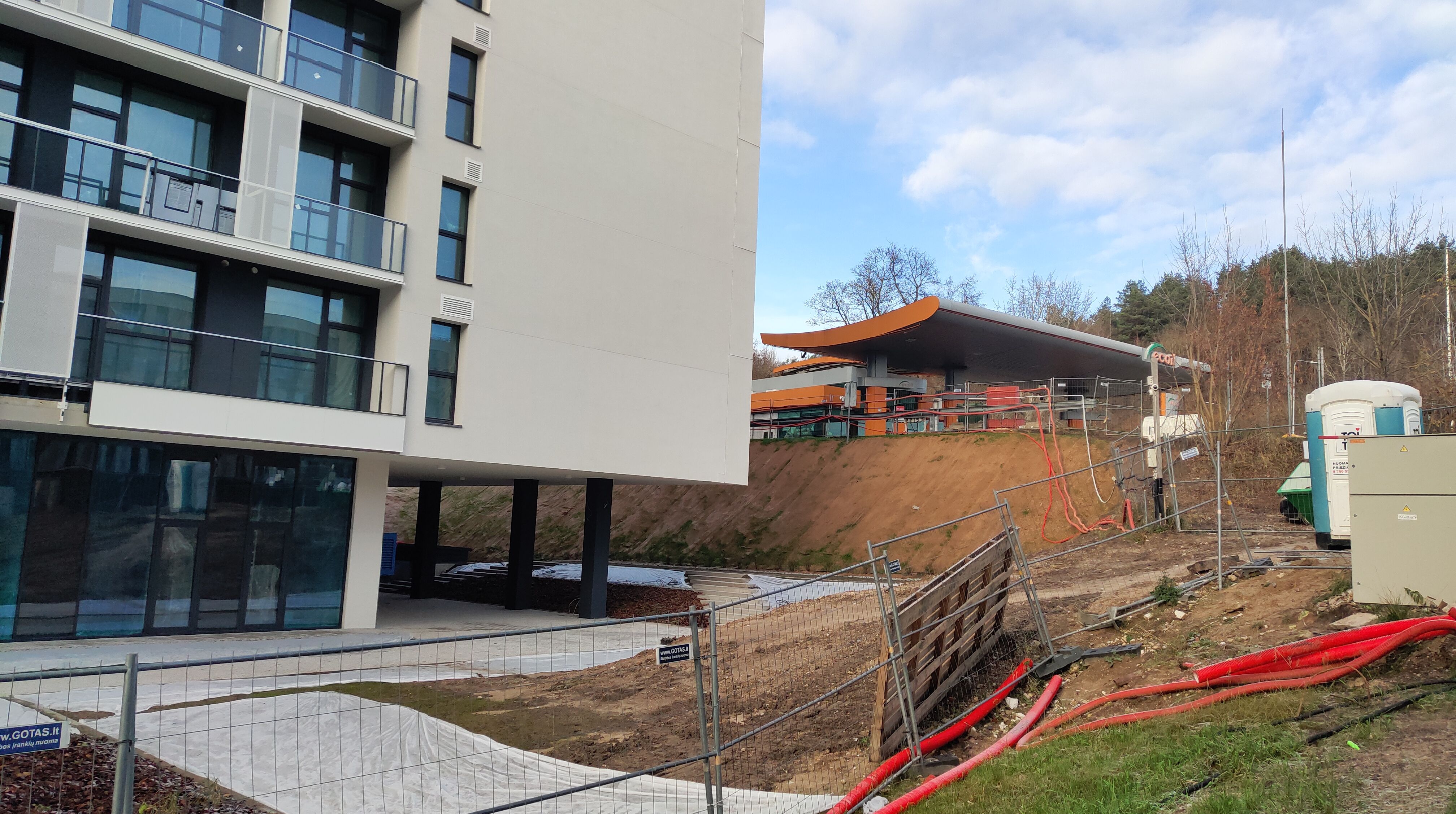 Click image for larger version

Name:	P51116-134824.jpg
Views:	13
Size:	1,33 MB
ID:	2231903