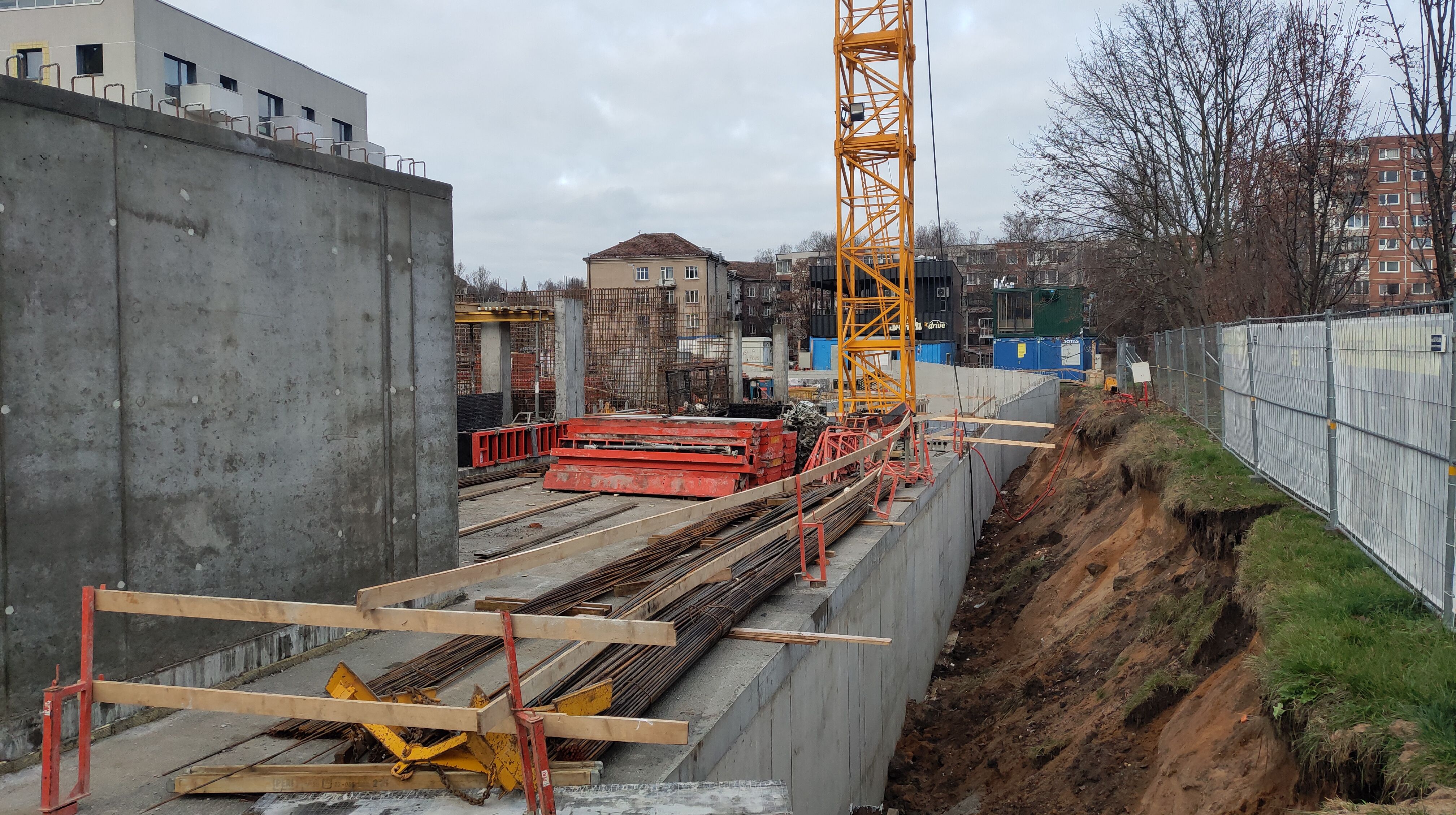 Click image for larger version

Name:	P51116-143500.jpg
Views:	0
Size:	1,72 MB
ID:	2232136