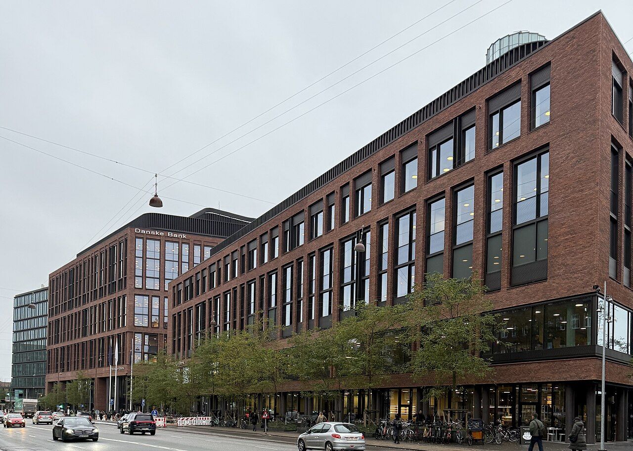 Click image for larger version

Name:	Copenhagen_DanskeBankNewHQ.jpg
Views:	73
Size:	296,7 kB
ID:	2232212