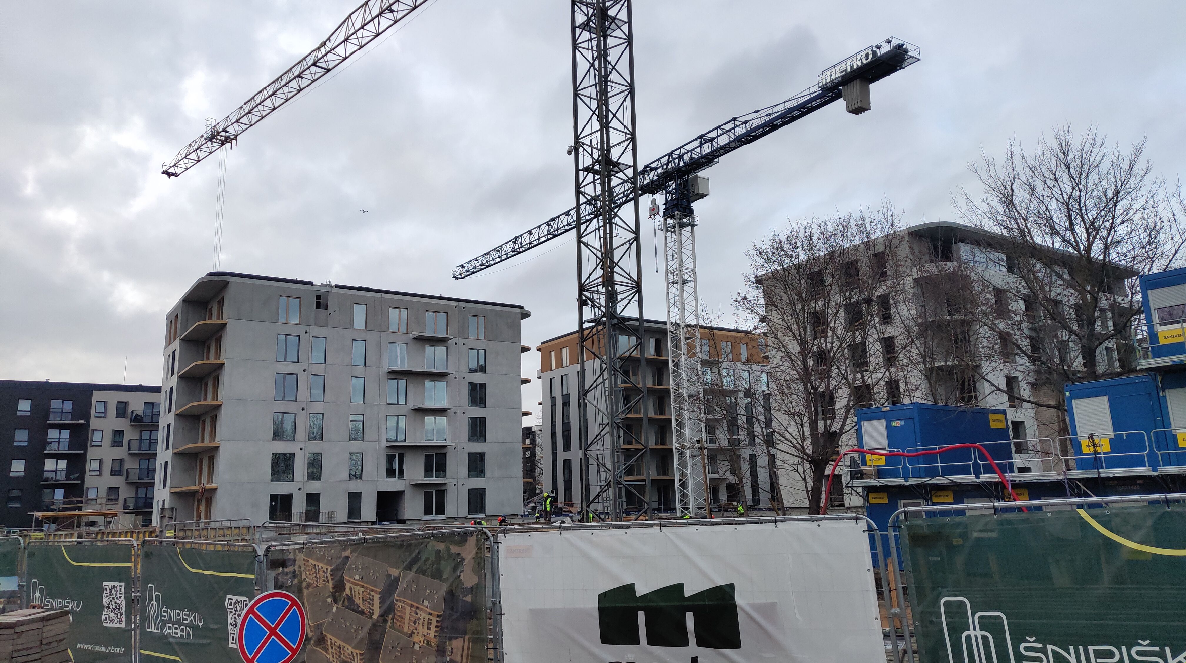 Click image for larger version

Name:	P51116-141616.jpg
Views:	68
Size:	1,33 MB
ID:	2232877