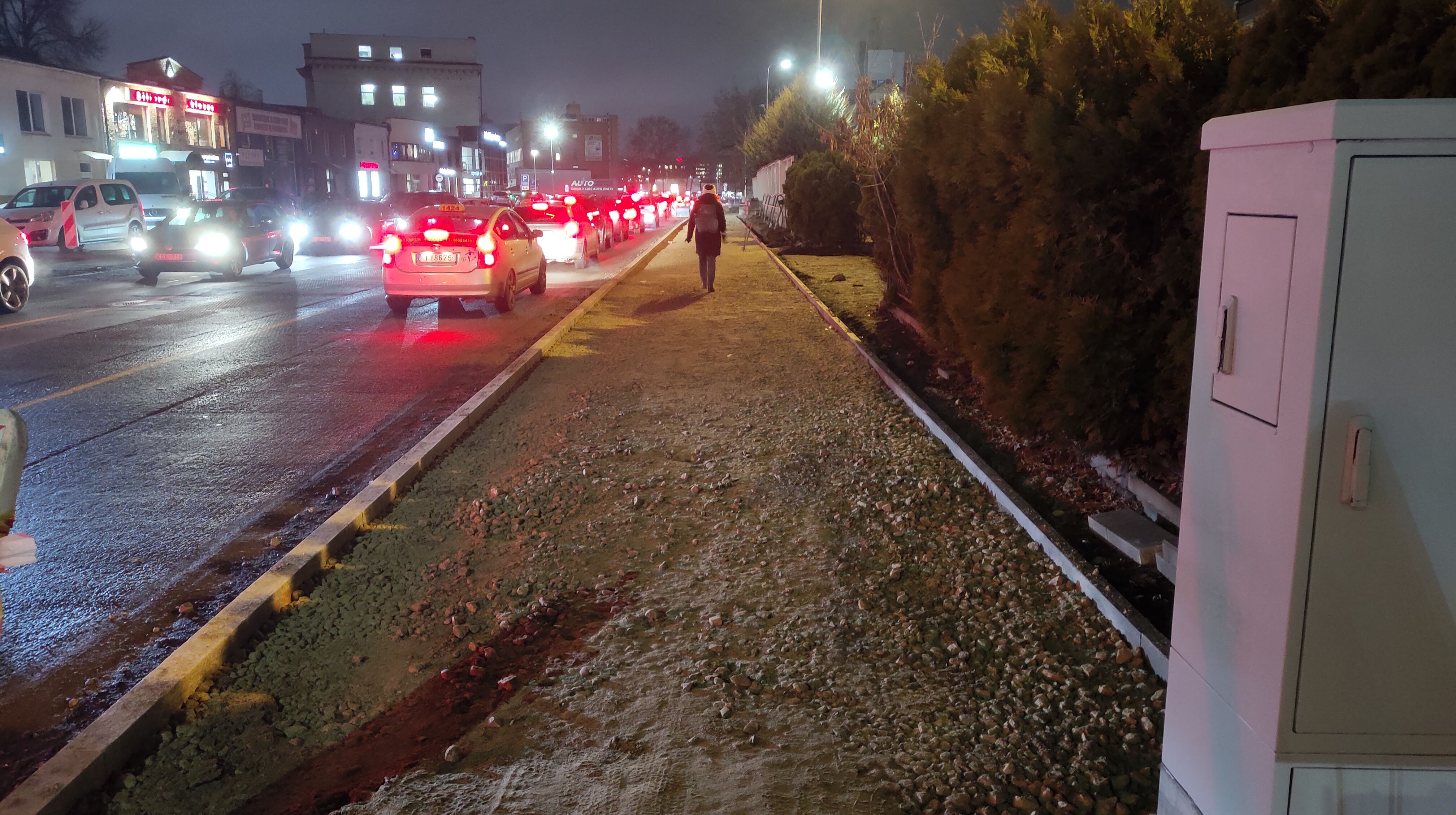 Click image for larger version

Name:	P51203-171032.jpg
Views:	235
Size:	1,18 MB
ID:	2233048