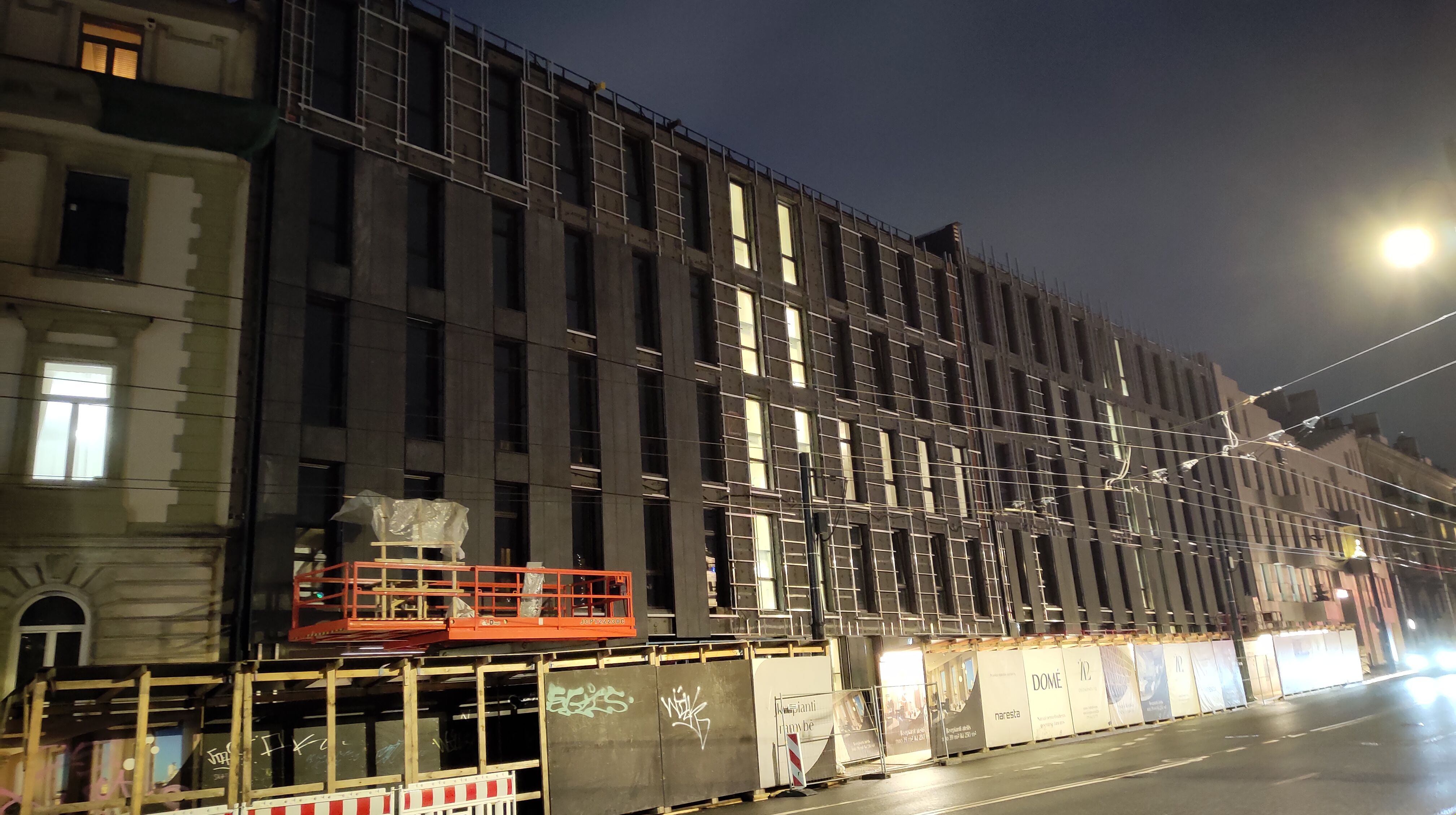 Click image for larger version

Name:	P51221-171025.jpg
Views:	66
Size:	957,5 kB
ID:	2236056