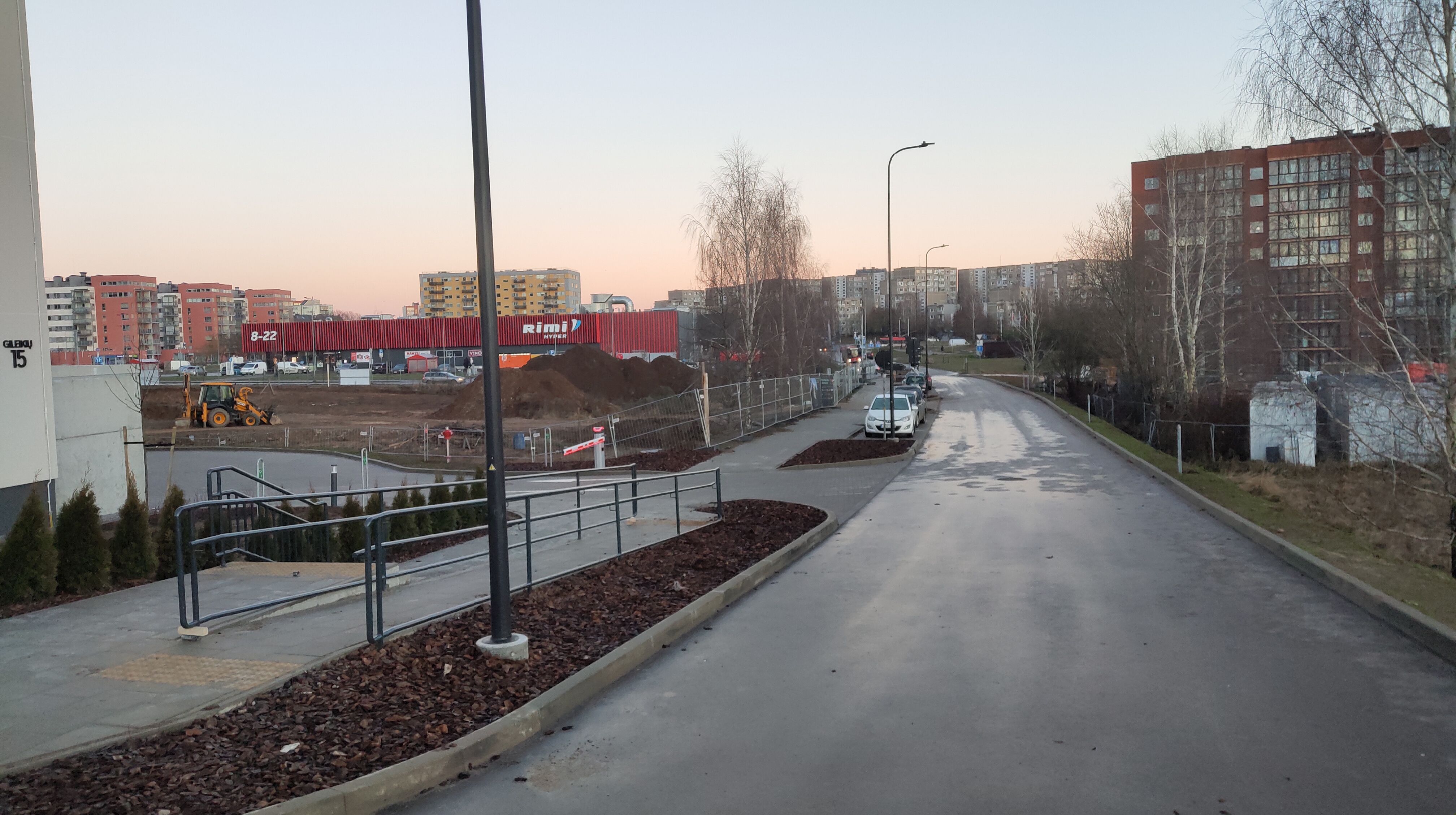 Click image for larger version

Name:	P51226-155341.jpg
Views:	318
Size:	1019,8 kB
ID:	2236291