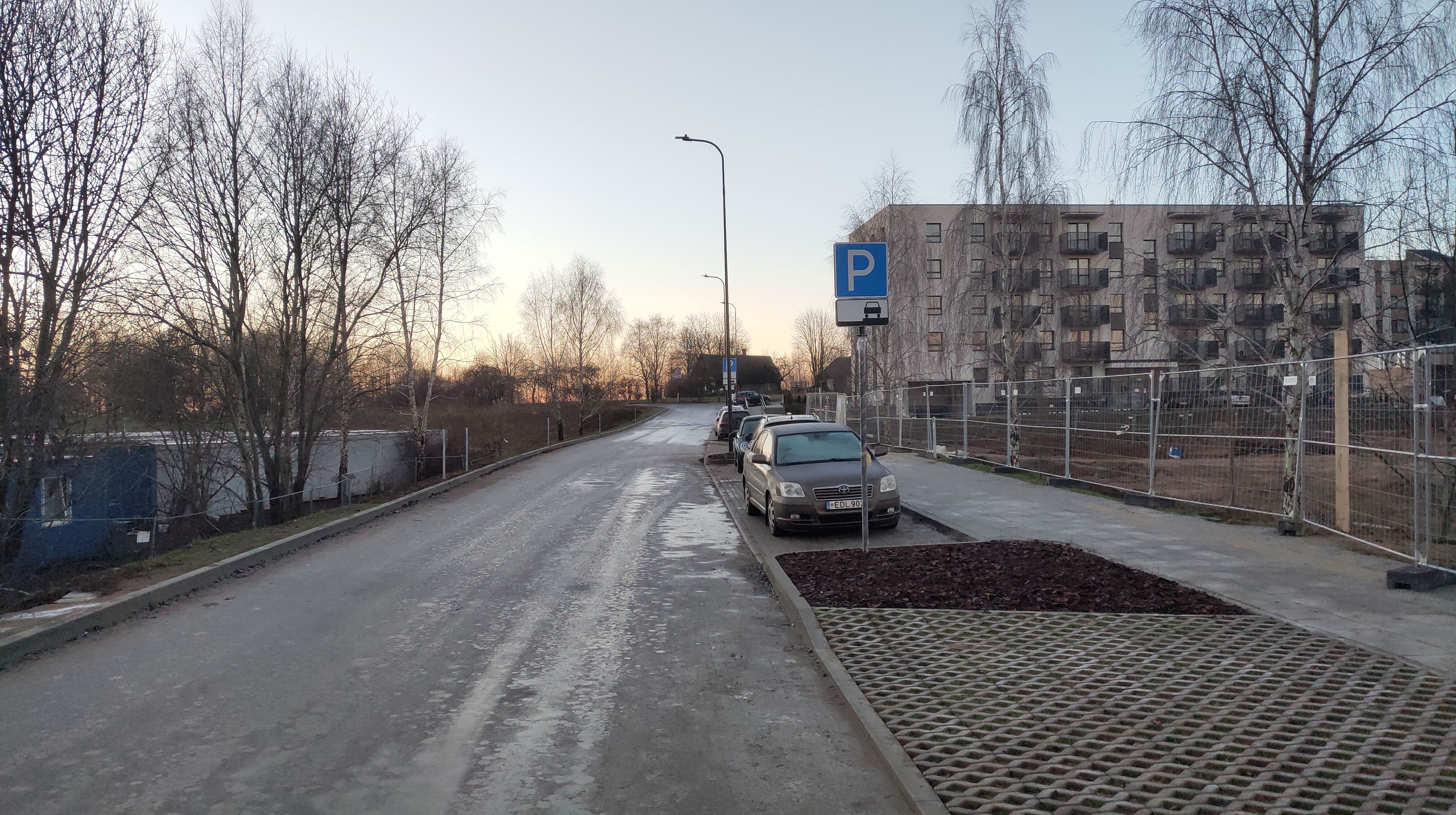 Click image for larger version

Name:	P51226-155215.jpg
Views:	287
Size:	1,83 MB
ID:	2236295