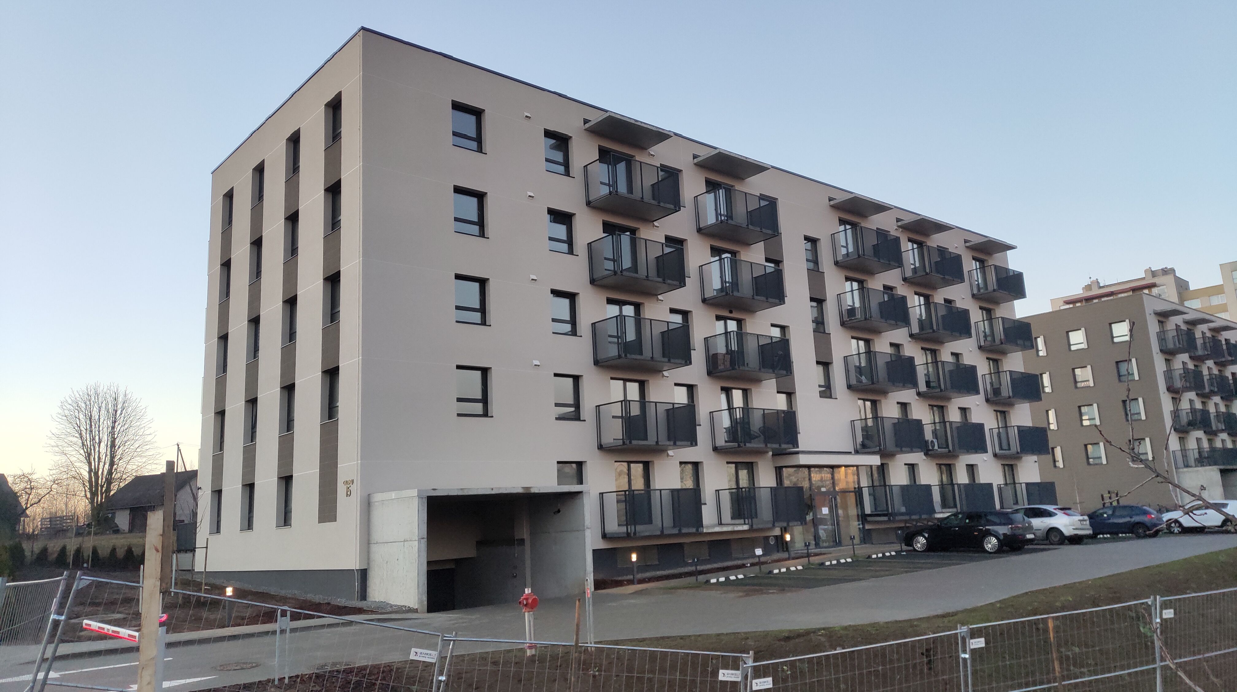 Click image for larger version

Name:	P51226-155643.jpg
Views:	101
Size:	918,9 kB
ID:	2236304