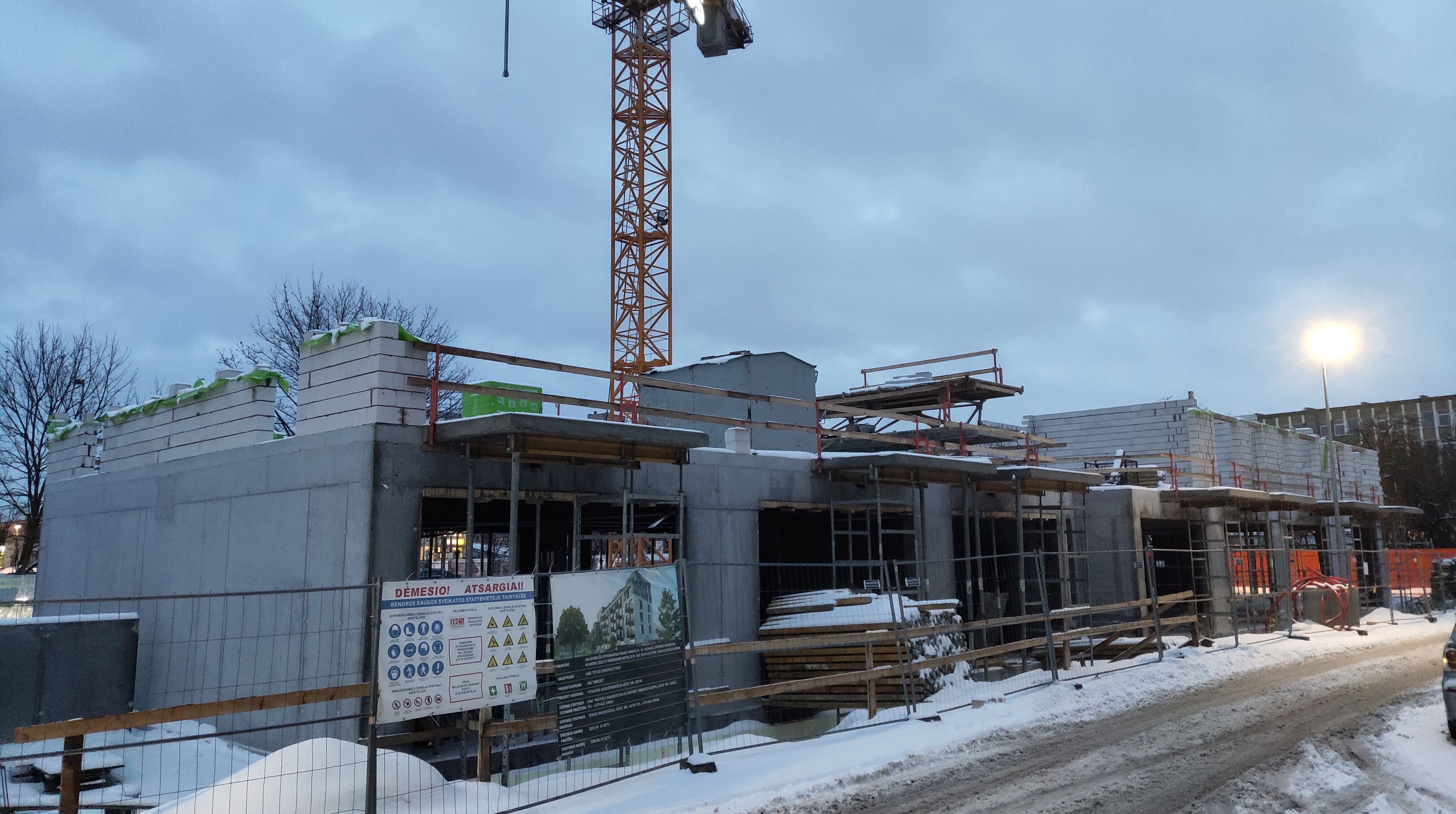 Click image for larger version

Name:	P60102-162913.jpg
Views:	361
Size:	1,02 MB
ID:	2237462