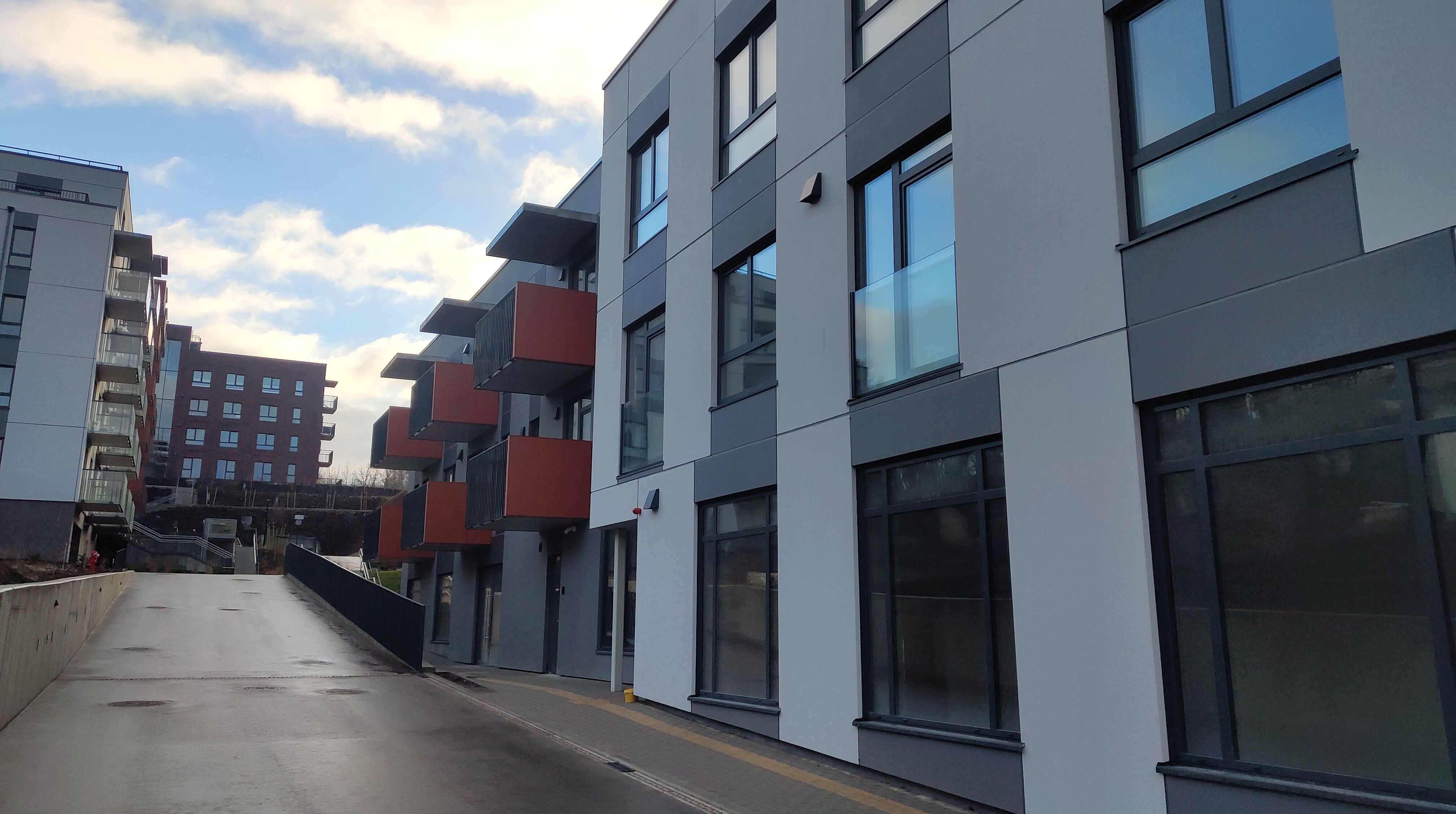 Click image for larger version

Name:	P51221-142757.jpg
Views:	1060
Size:	1000,9 kB
ID:	2237874