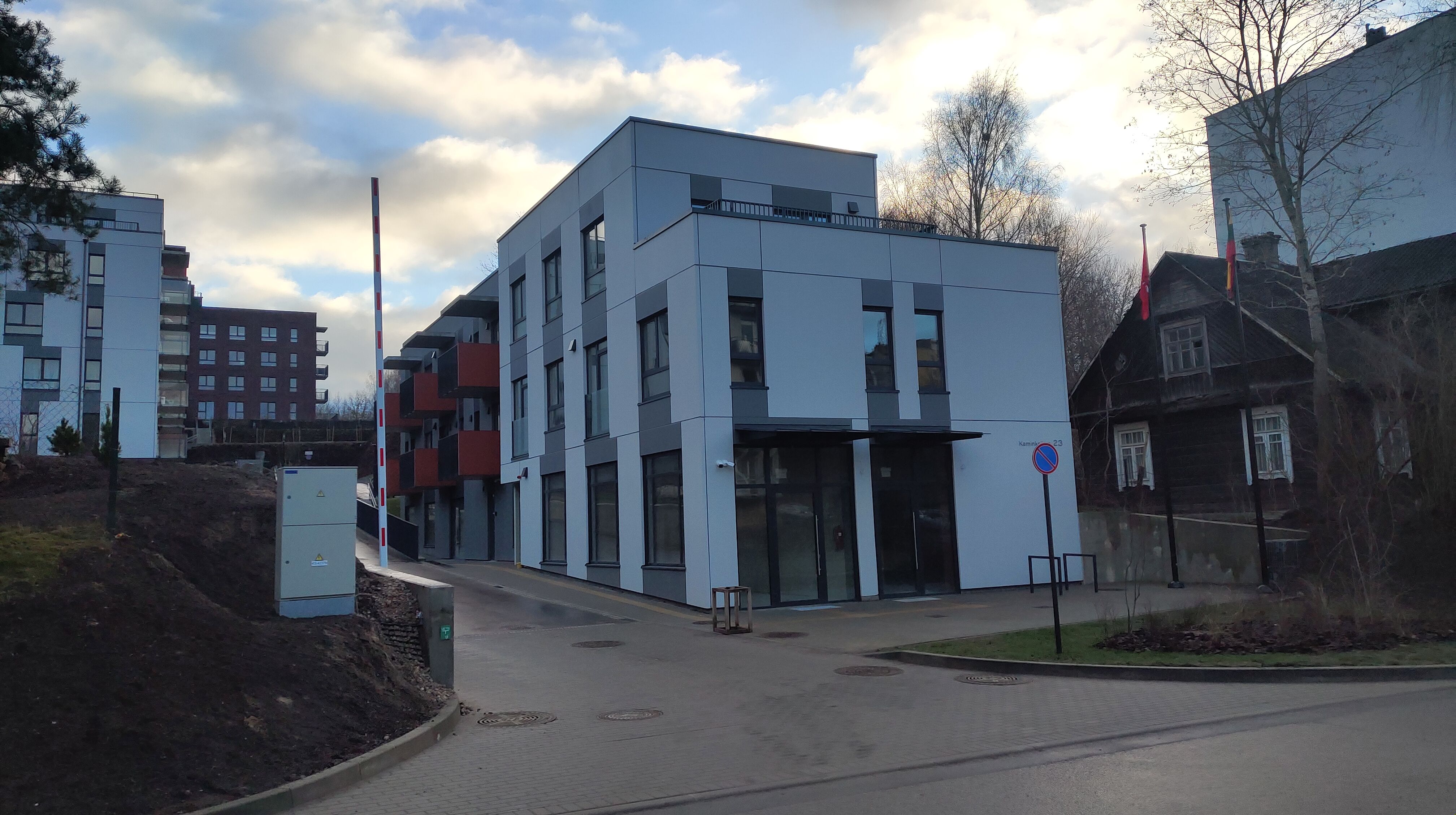 Click image for larger version

Name:	P51221-142552.jpg
Views:	1054
Size:	1,18 MB
ID:	2237878